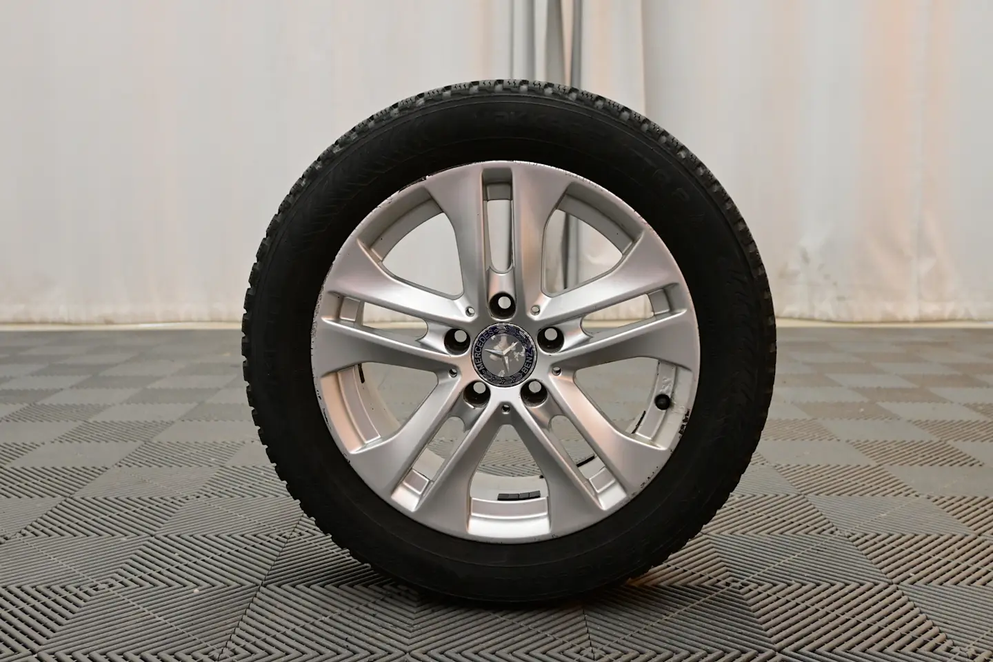 Car Image - 3fWj8c9gbLnb9A818AOroy