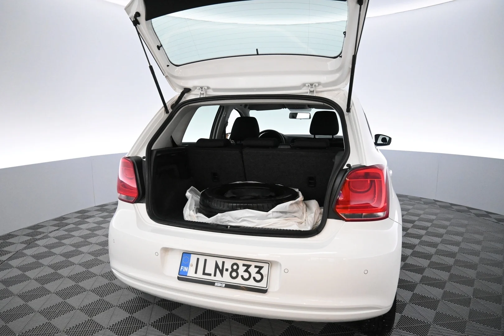 Car Image - 6DQIobg6h1TOzk7xocfFdj