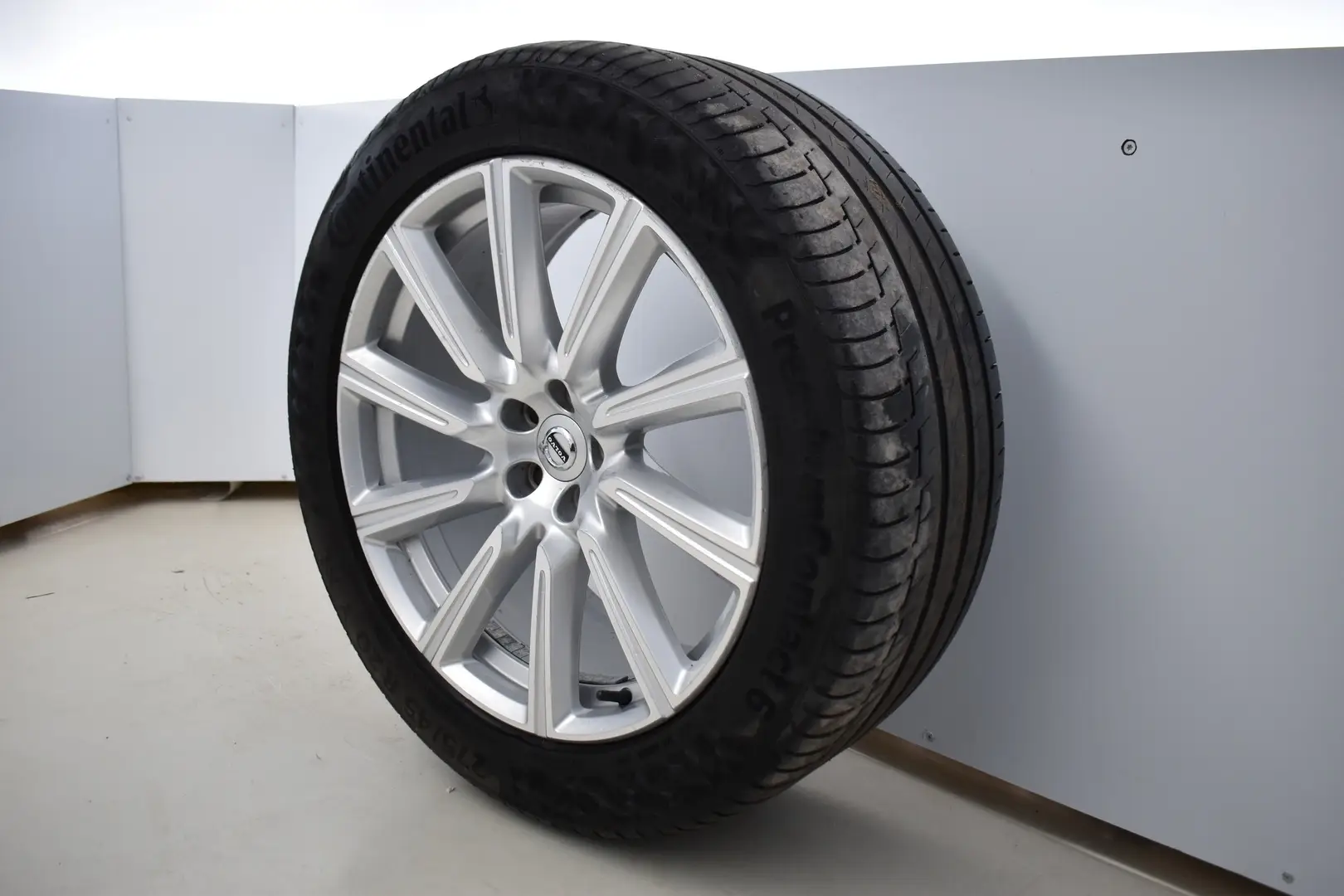 Car Image - 4p6B2A7GLrRgaIVMgB7Muz