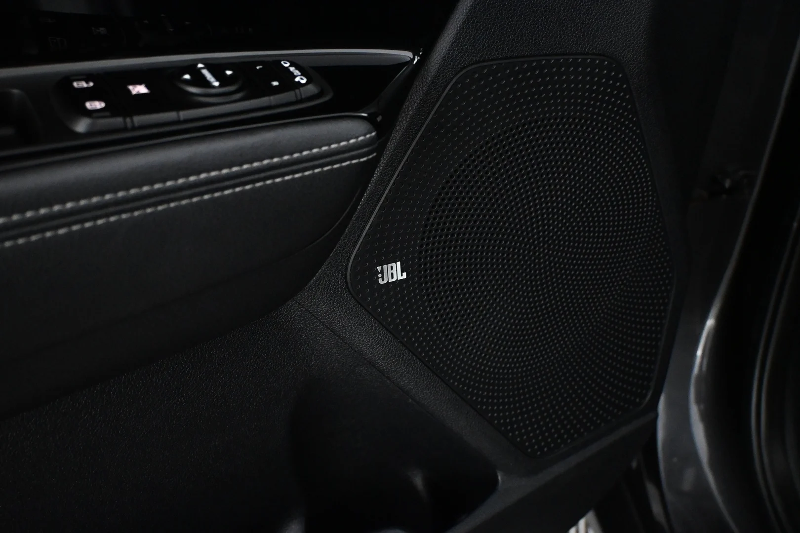Car Image - 3fwiLBce1AzxJc2lB23Zar