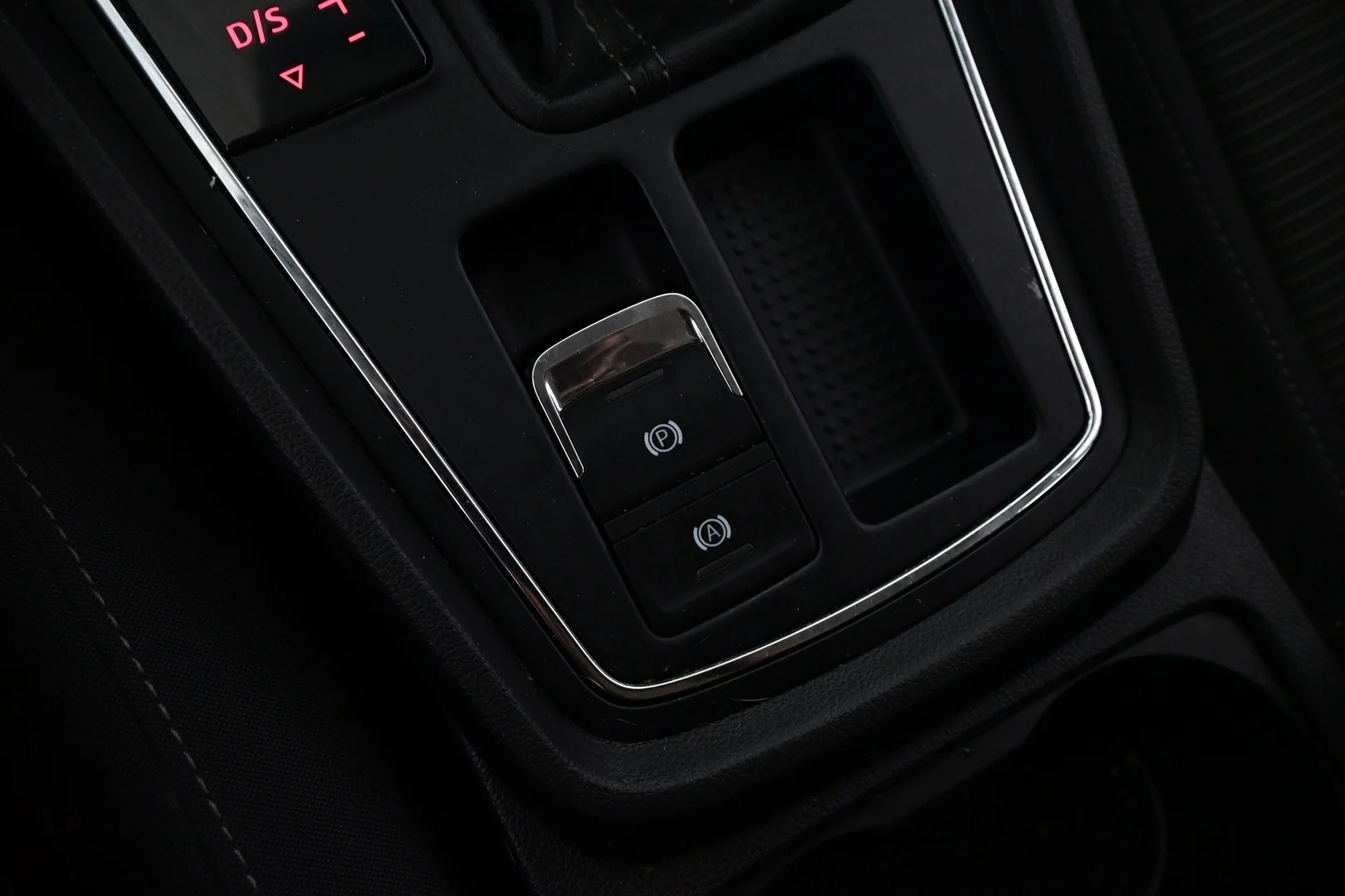 Car Image - 7fJHoaxZRciw5g0e4hTr2V