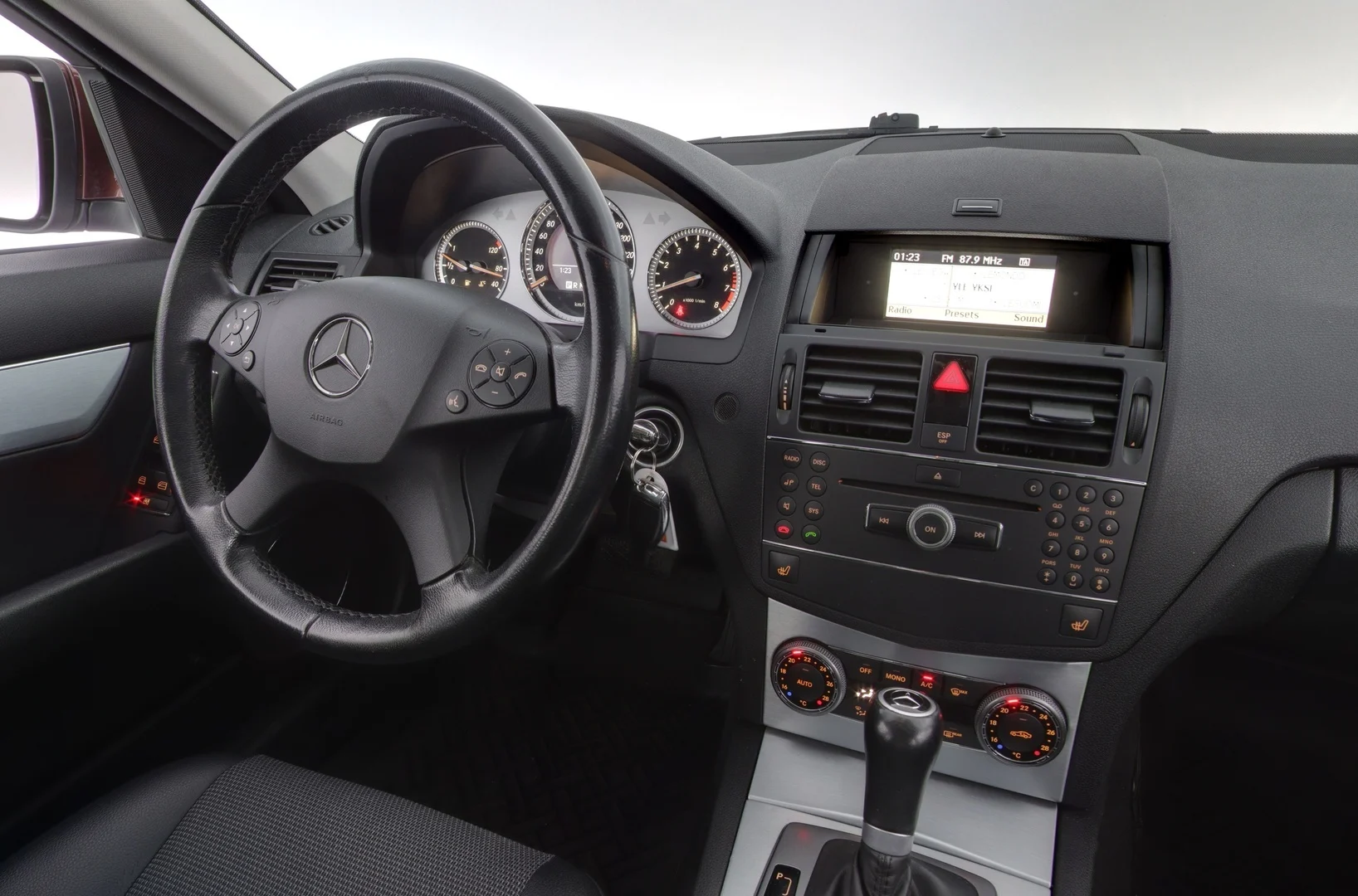 Car Image - 2NsojyfKSTP8H4wWNxiNEP