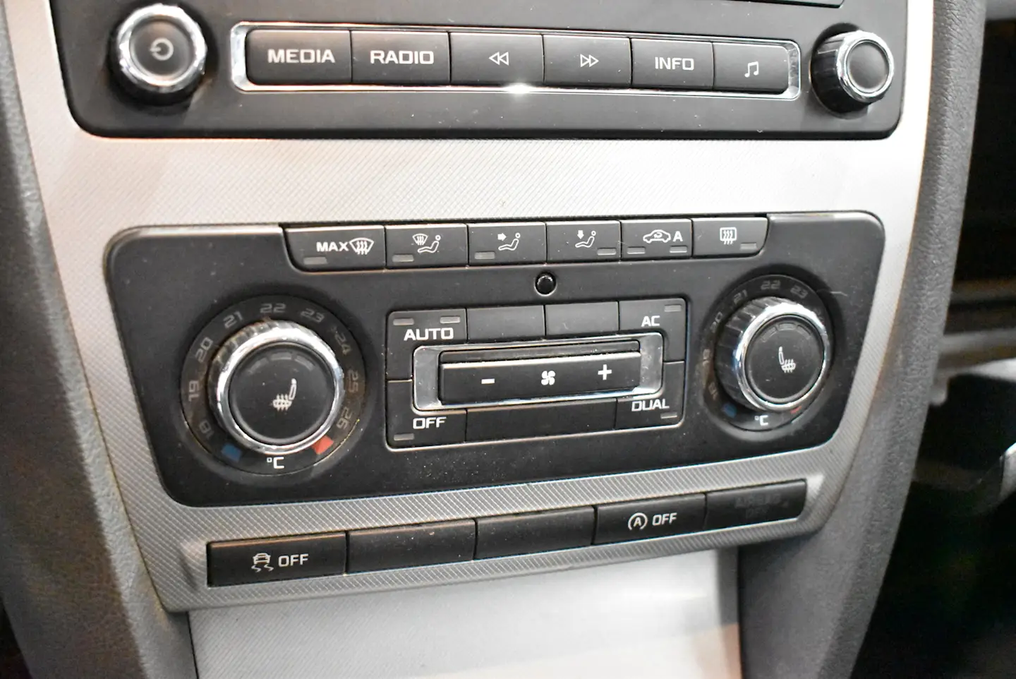 Car Image - 1T8d6NNLag55KUeuuvbaVv