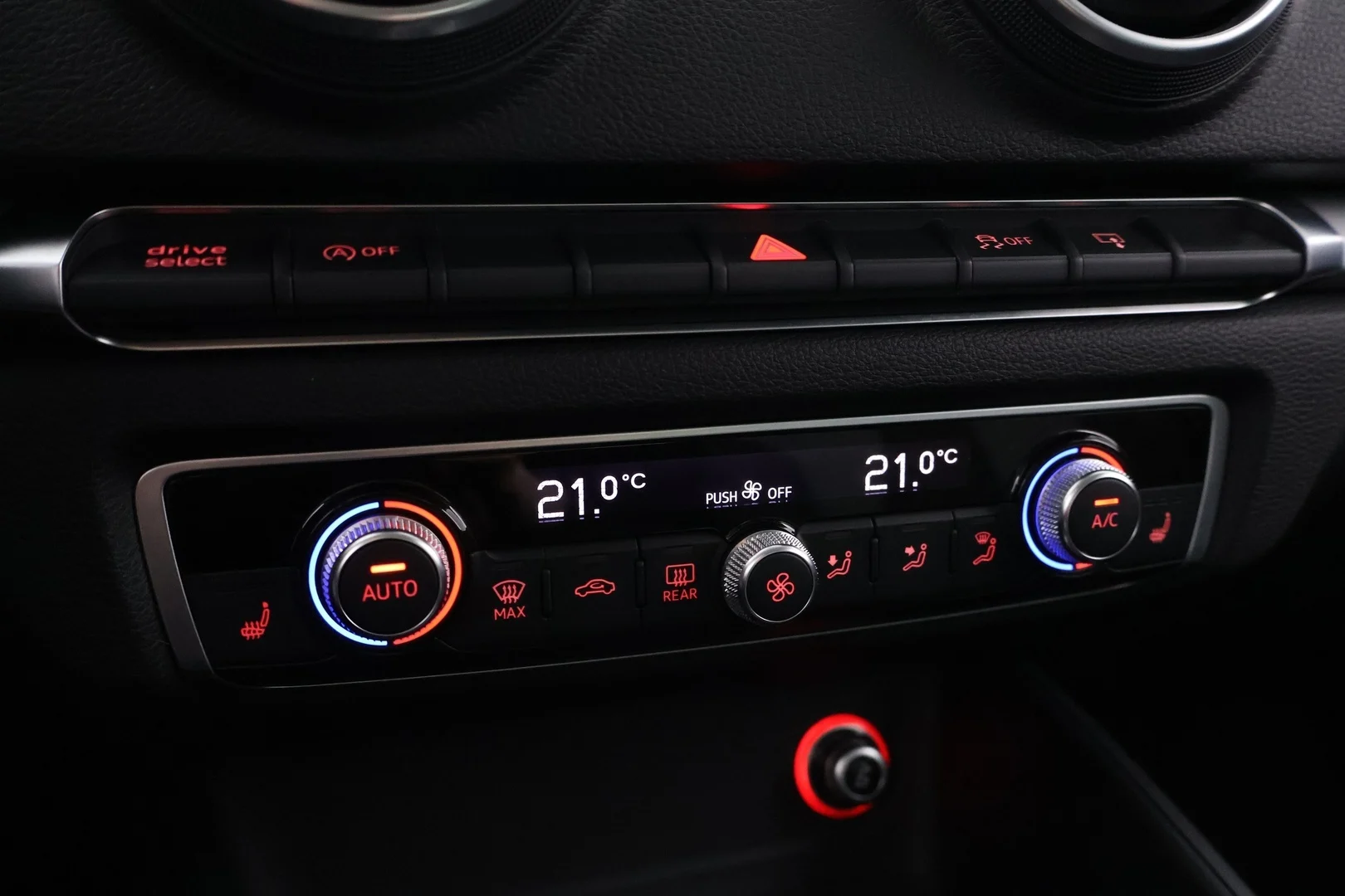 Car Image - W2nxGH5pTogrAjWDQwX2O