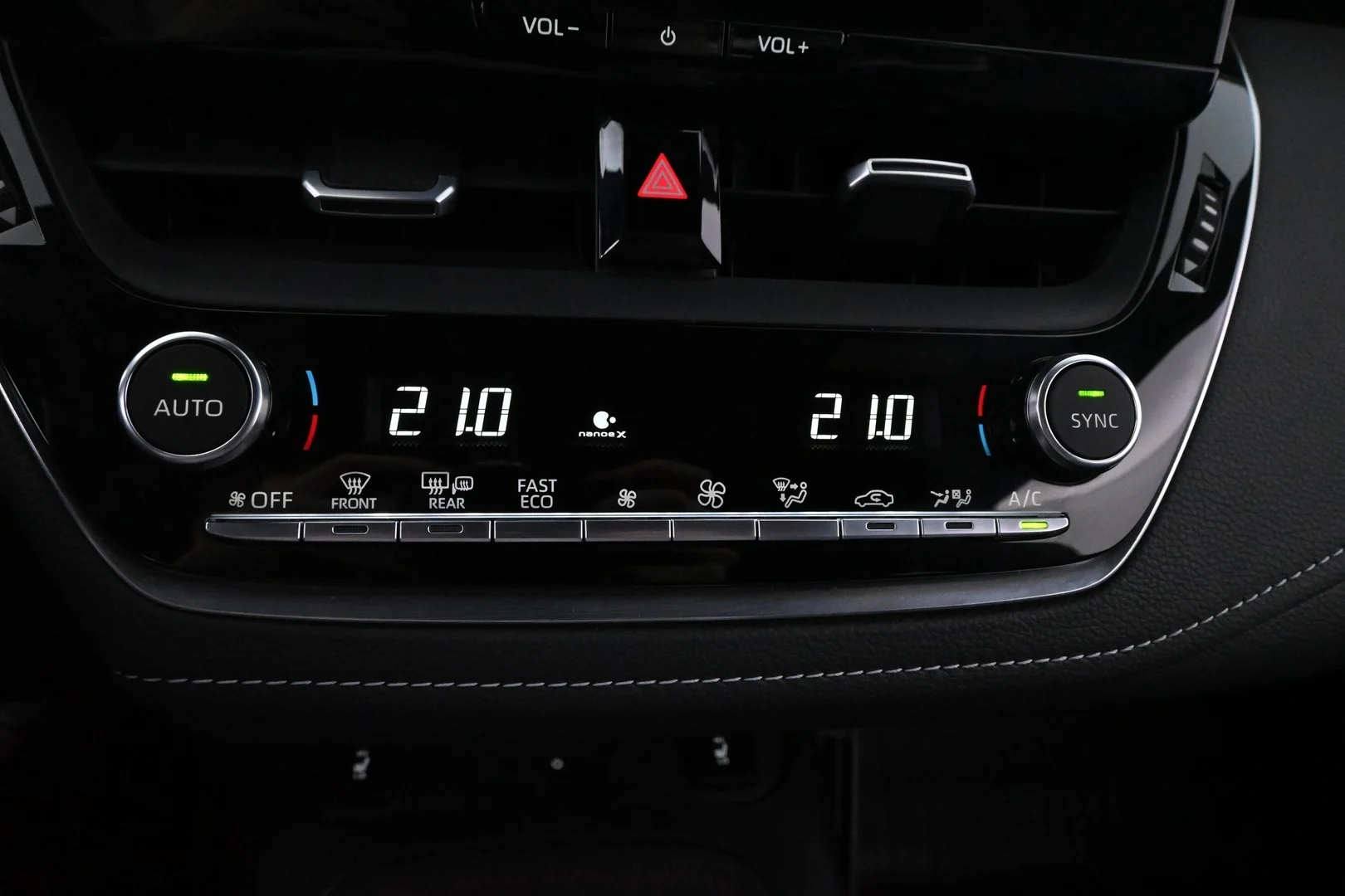 Car Image - 1Lx1Y72VF3r5yUYlL6RI28