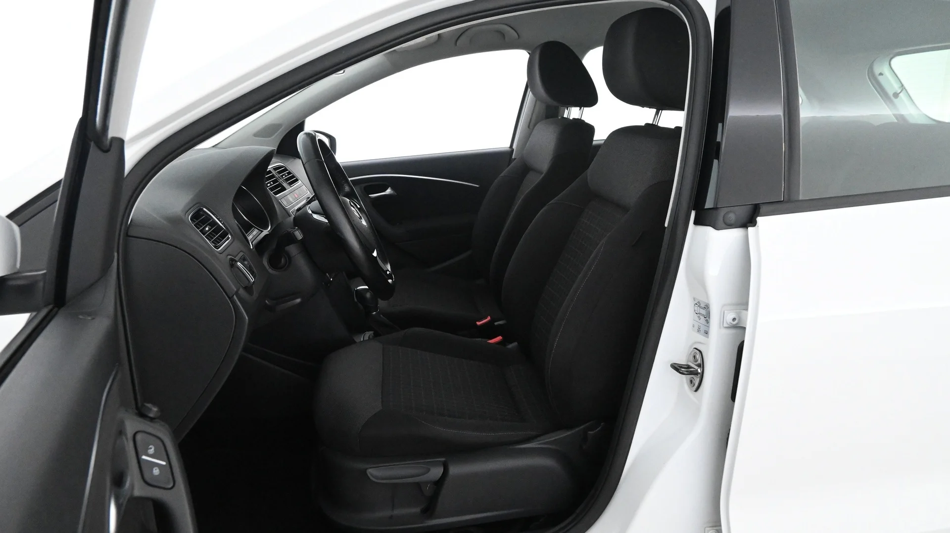 Car Image - MCLqa0VvSG8U7fUy9iqTf