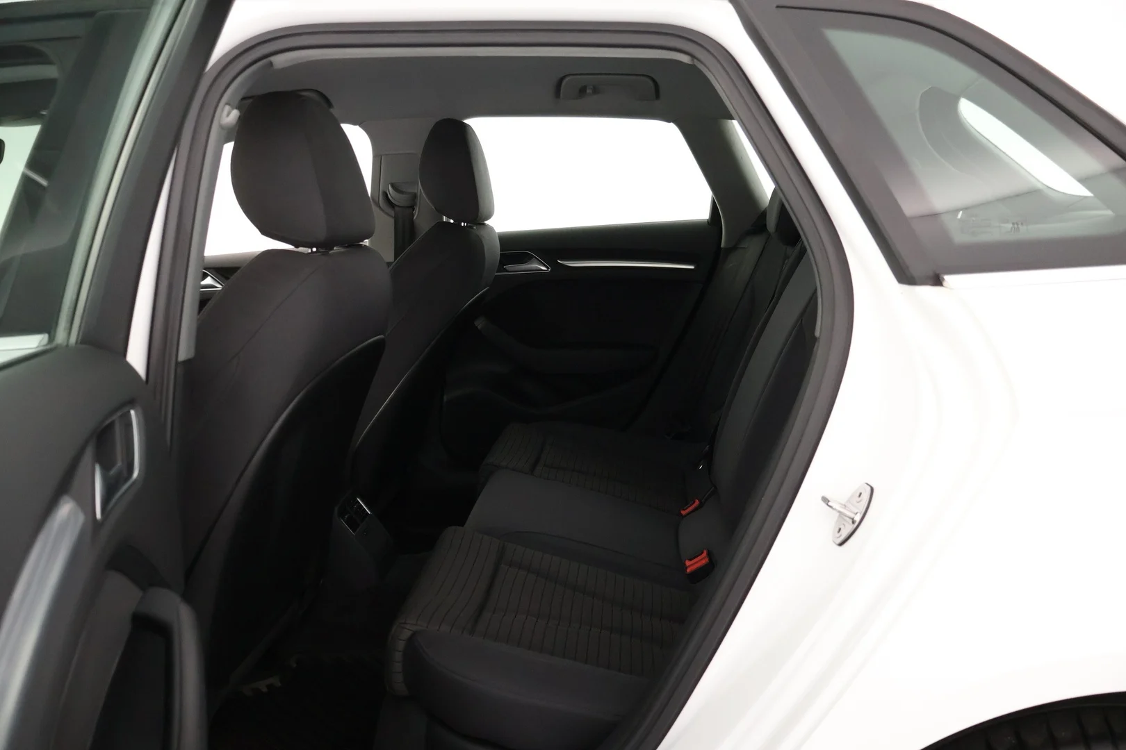 Car Image - 3utUEsi1KOSOebIqYBhuEW