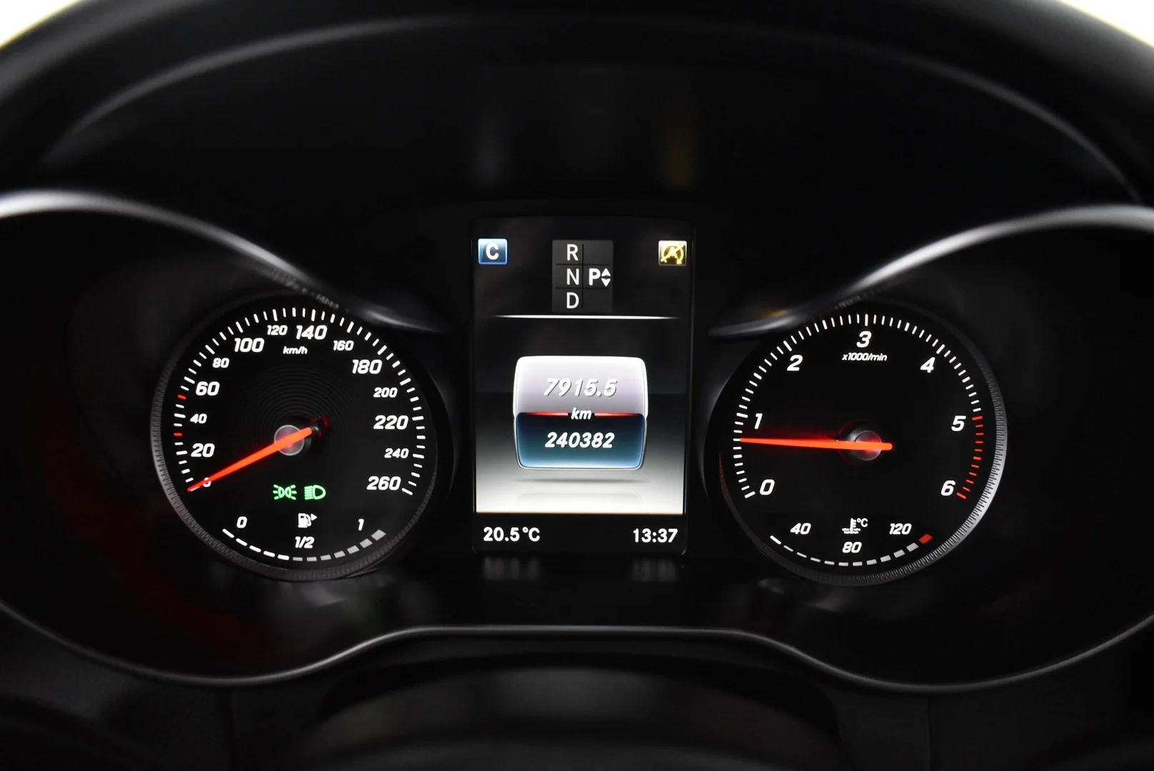 Car Image - 2dRhLHjjBa7RDixXlc42Q0