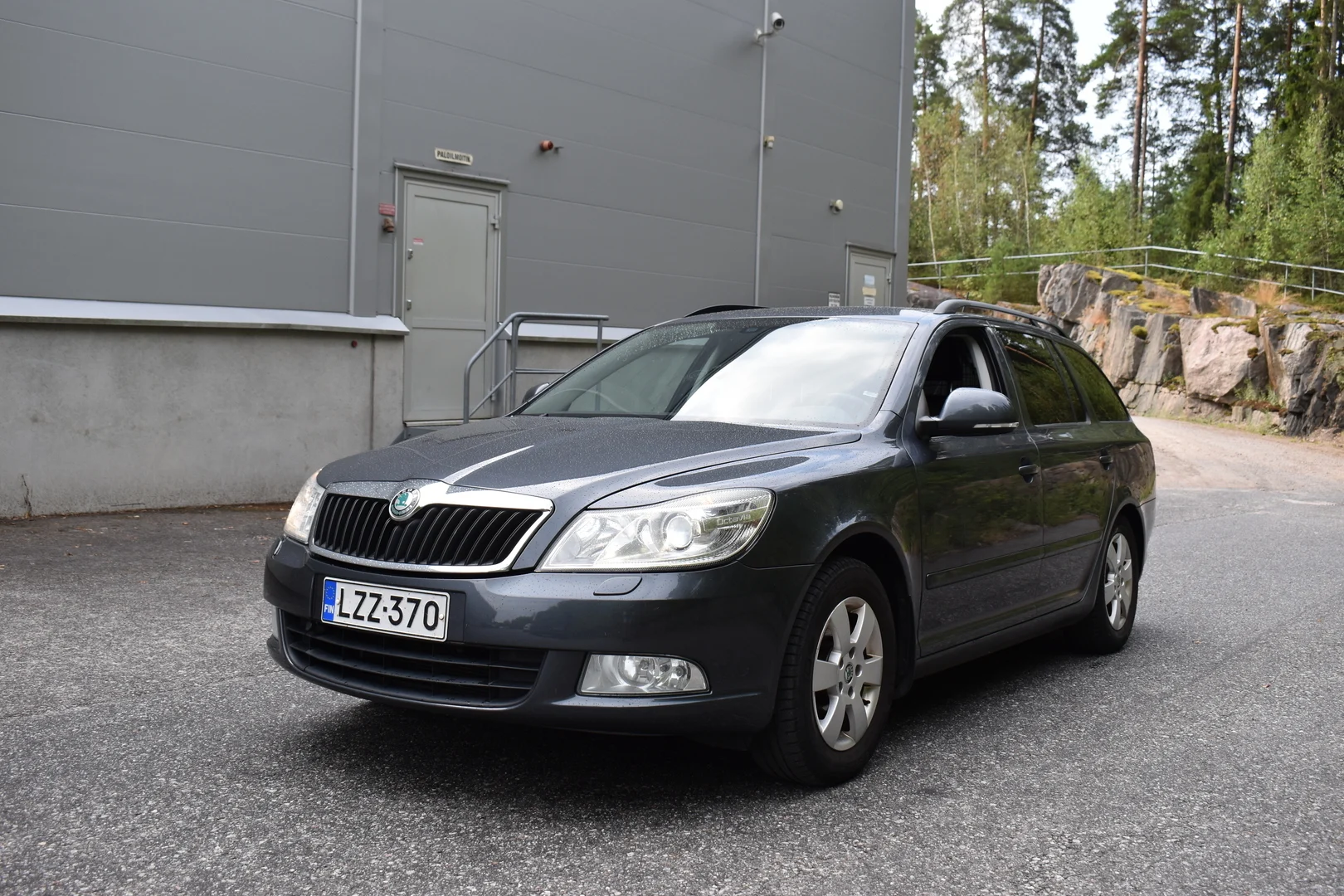 Car Image - Jjg6W4bJaENVyo9Zb6gX4