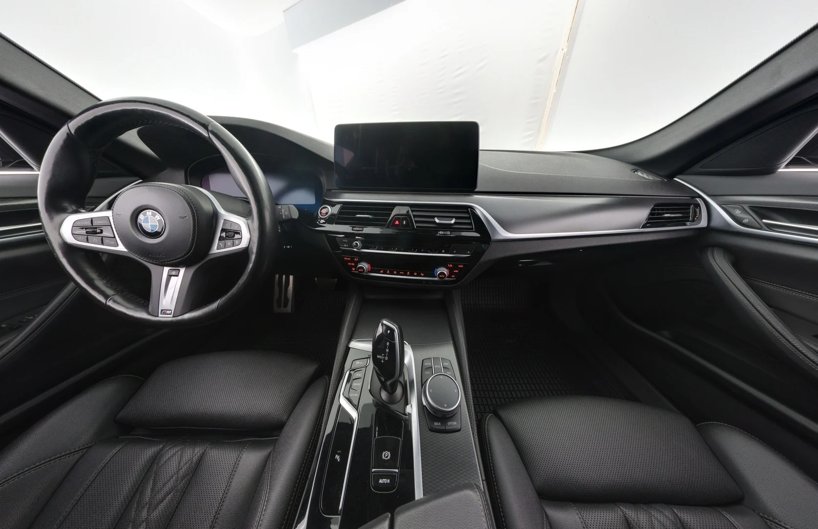 Car Image - 45wvZf5Z4Lr2syUms2CUD1