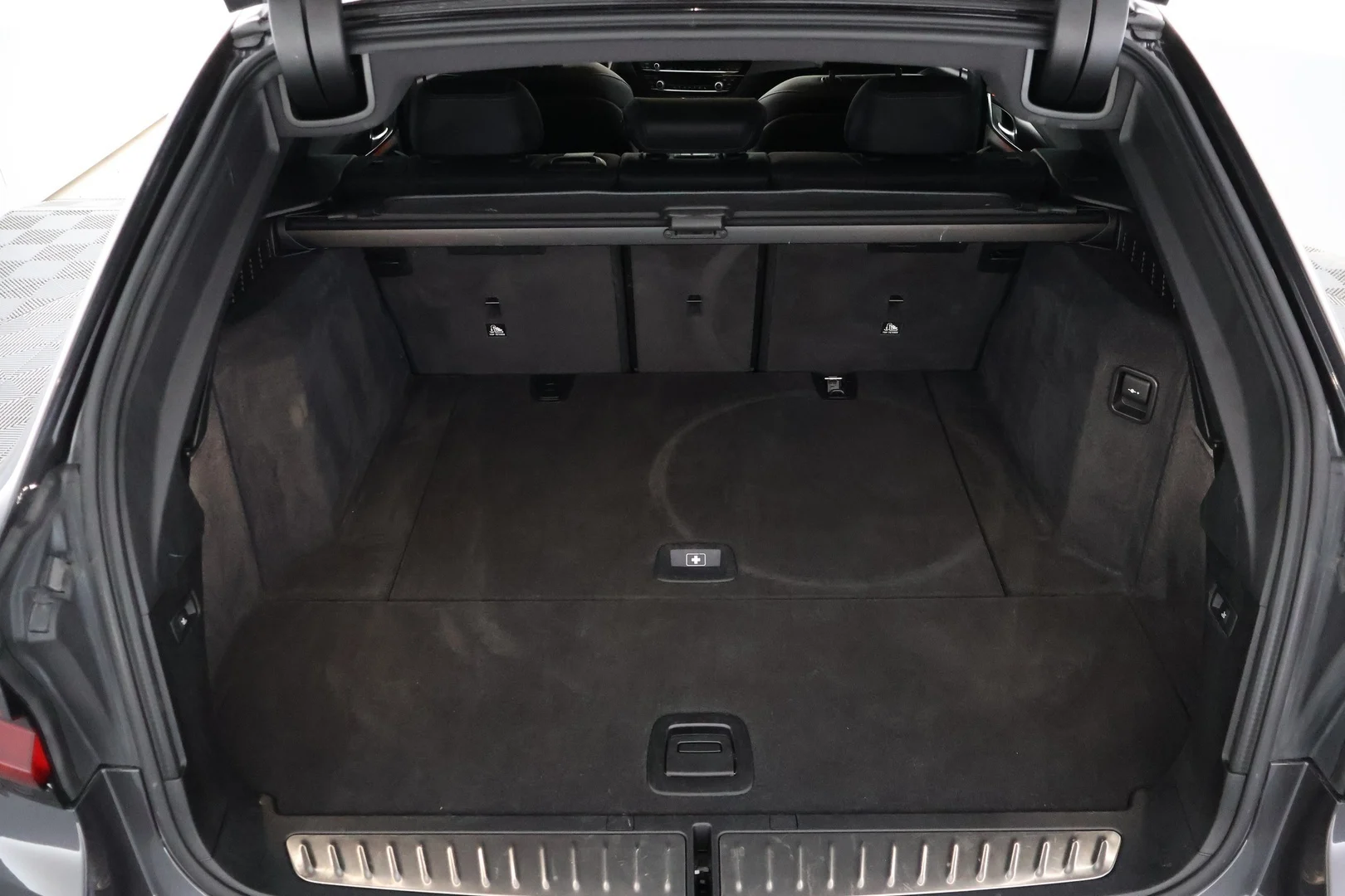 Car Image - 45wvZf5Z4Lr2syUms2CUD1