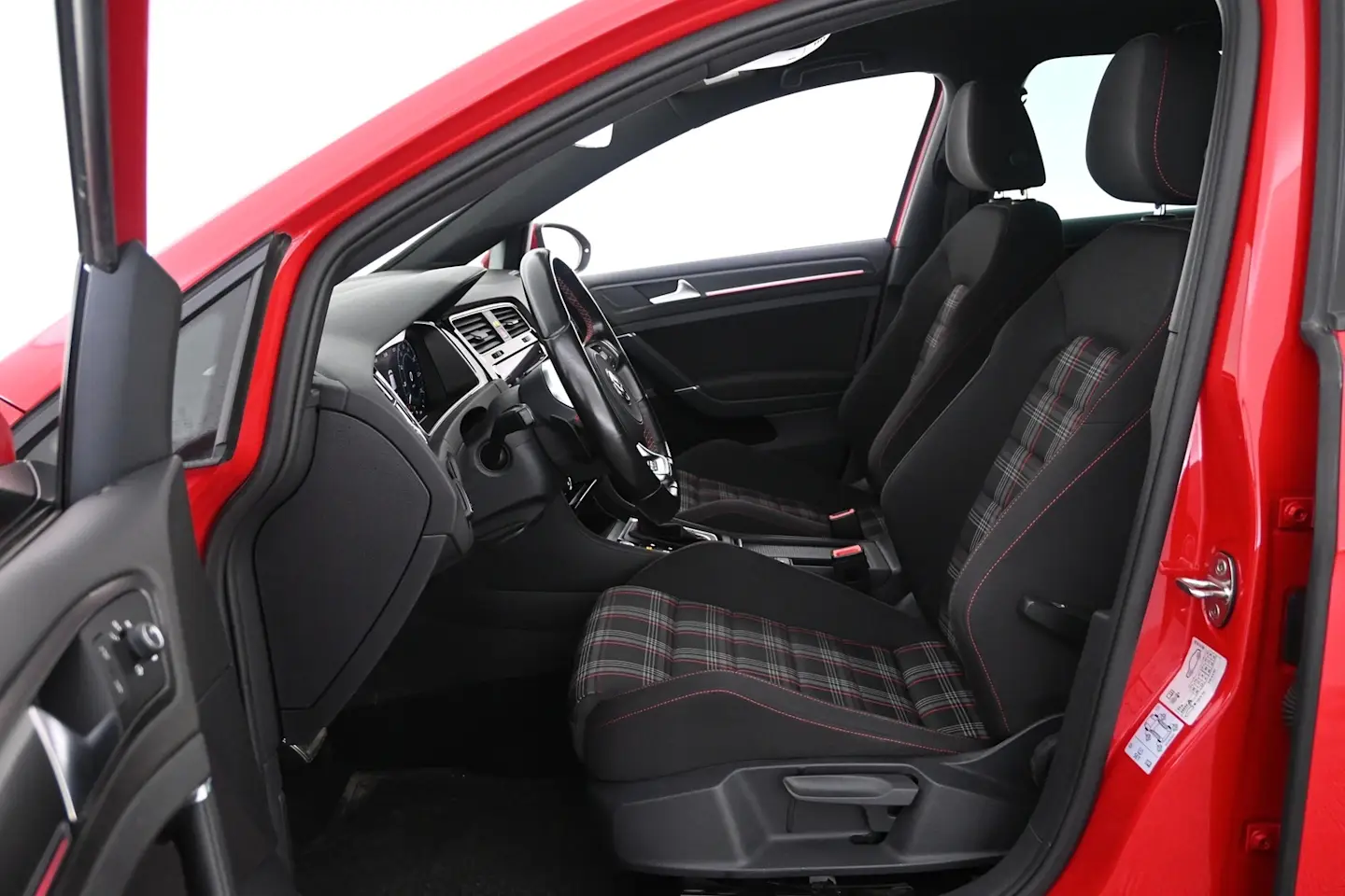 Car Image - 79ES0kRZegDKgO2vshMvrA