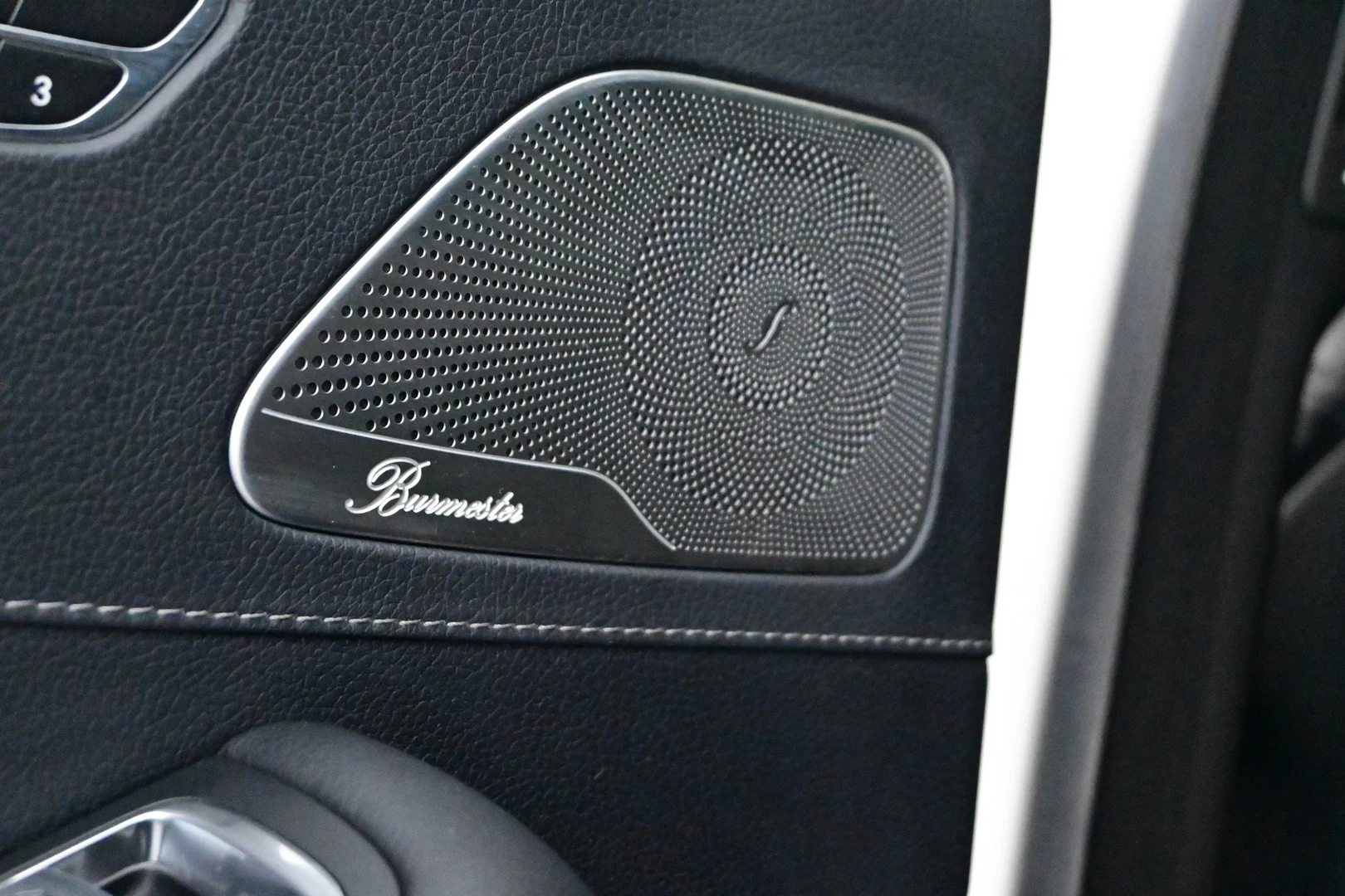 Car Image - 4c4jE64fY05p7G6Xi4DfGB