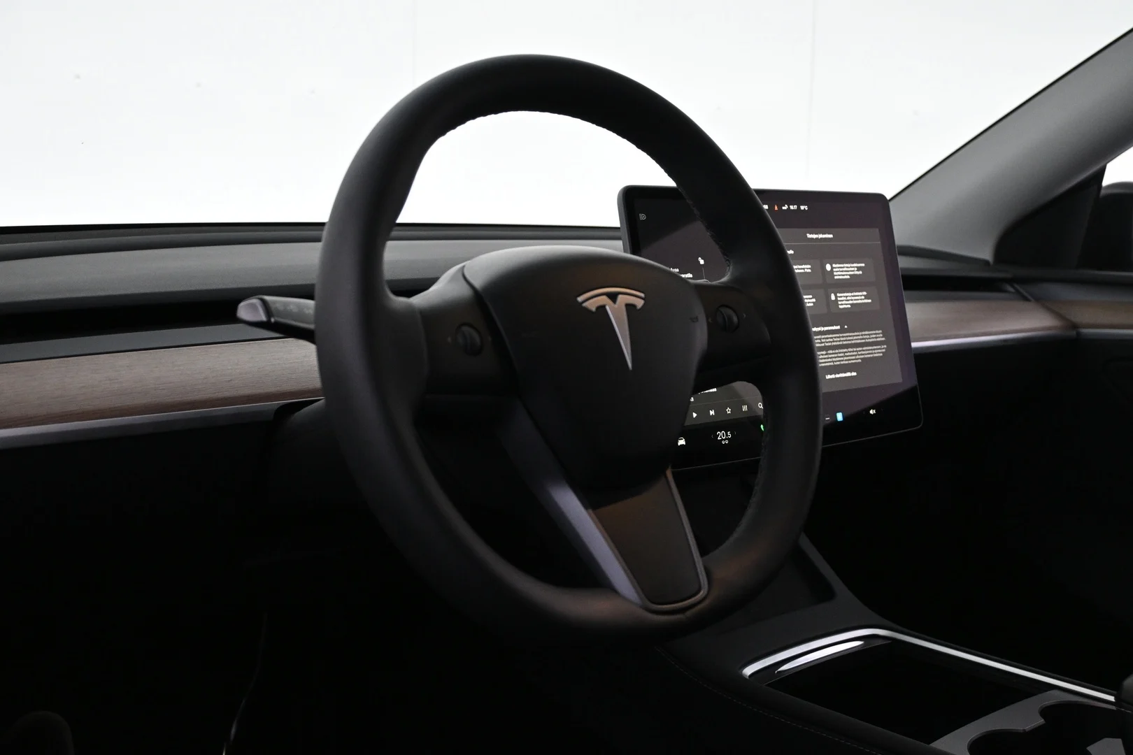 Car Image - lrOIxNyW0KvTde8lb2lvR