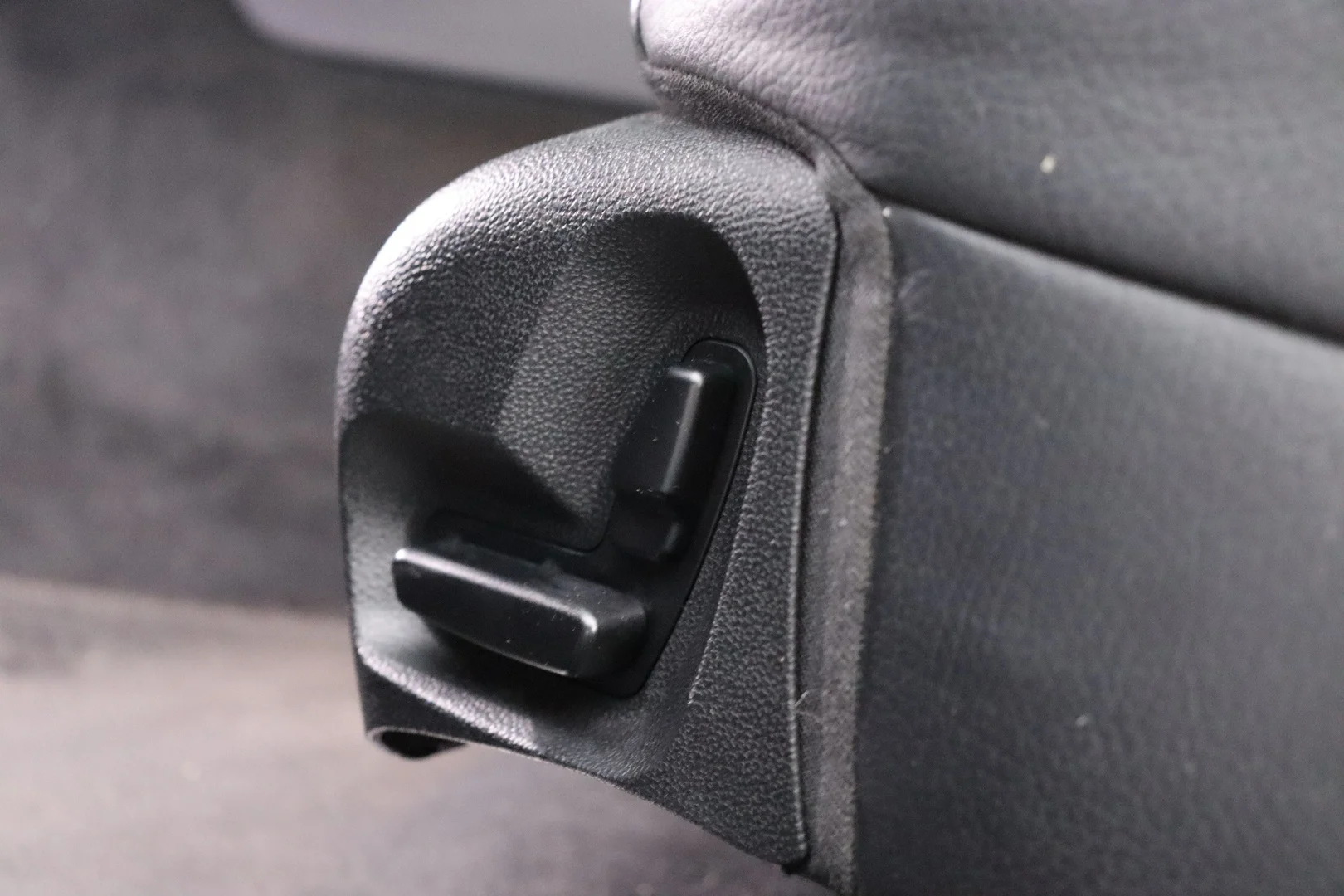 Car Image - 2K2PFJF0axmdAznzsYCeh0