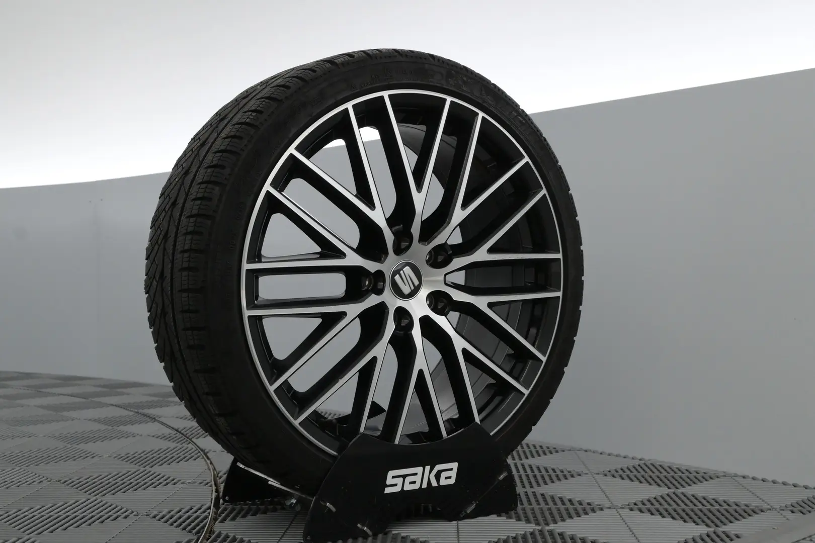 Car Image - 6vAIaqSjMPsIvbXpdZDY54