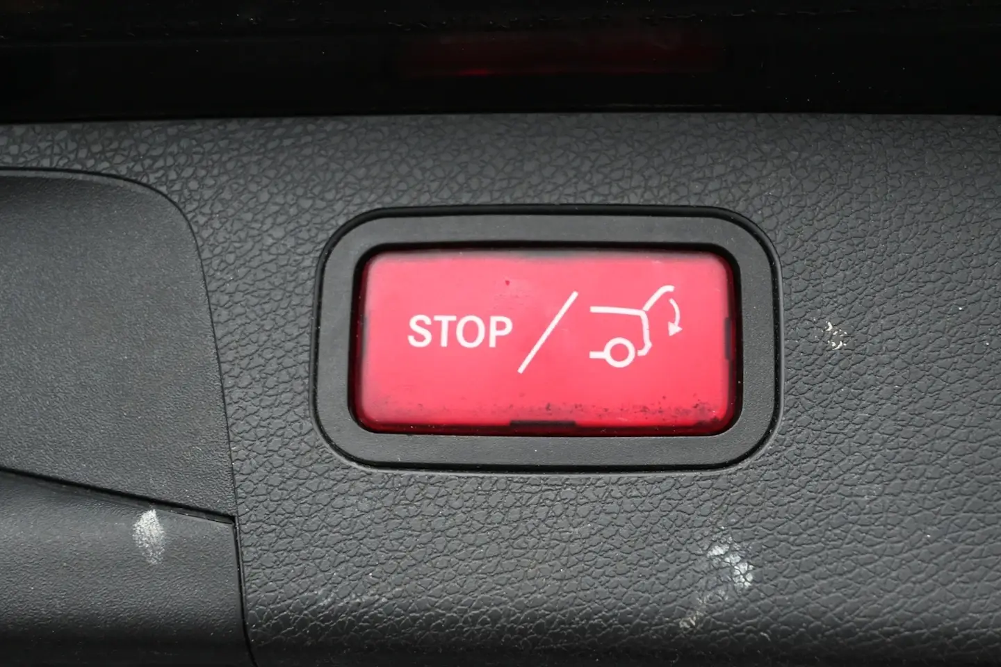 Car Image - 3ByqpgQjtgZnTSbmG1Nrjb