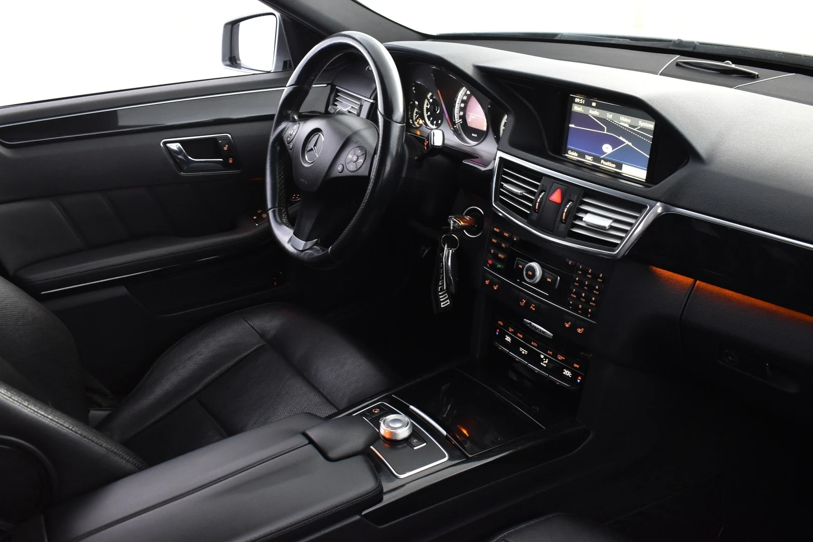 Car Image - 4VzPXRnqugskqcBNpm3SEJ