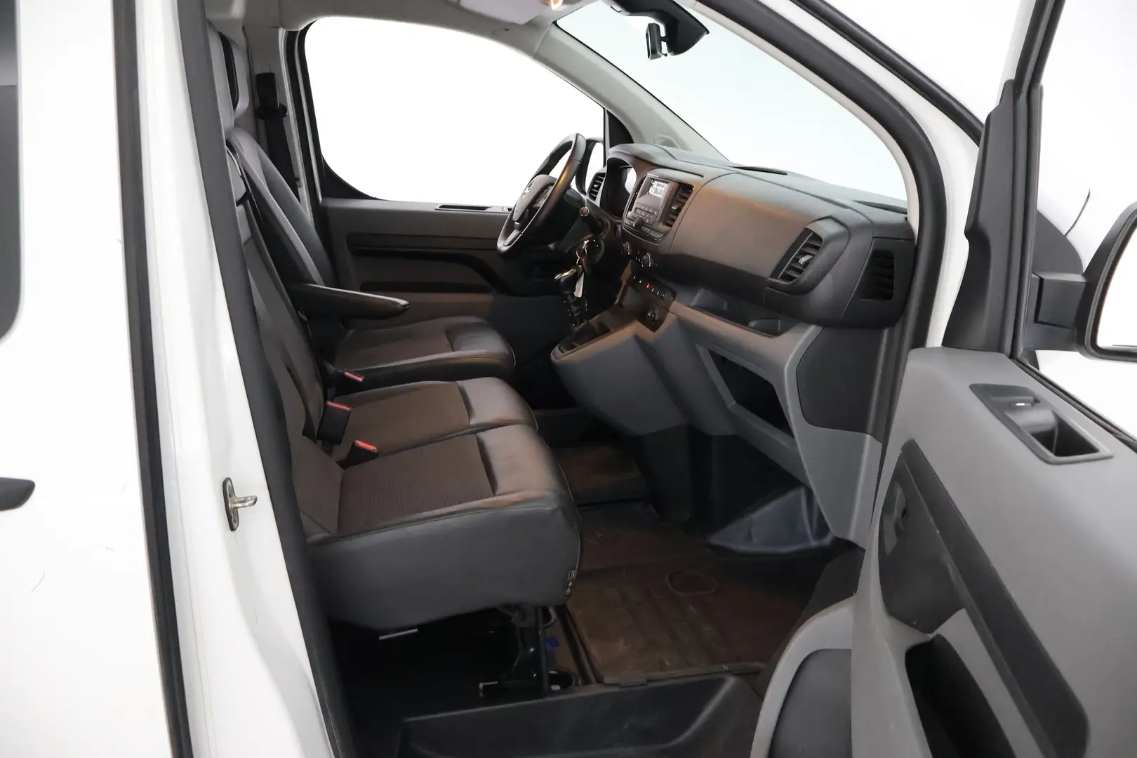 Car Image - 1tCIpYaVWo5Ym4ULbFIOYf