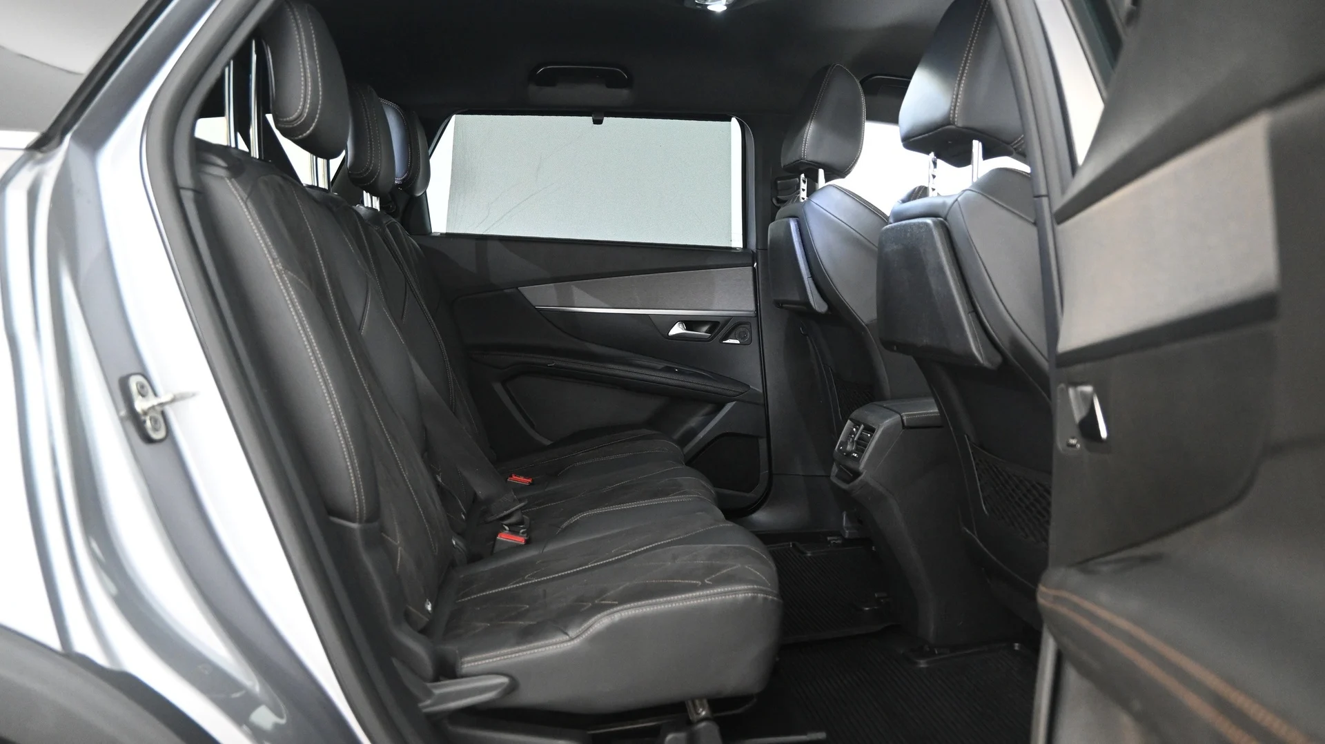 Car Image - 6OzM9BaLn2ZFmYSNowJ2ct
