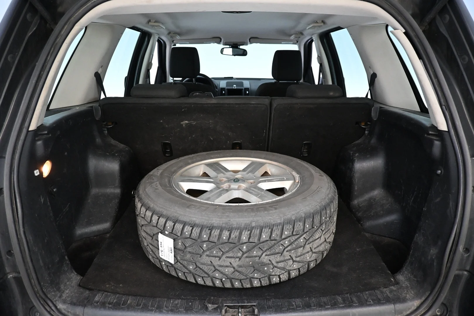 Car Image - y8b19UBveZa5VhH1bl4DX