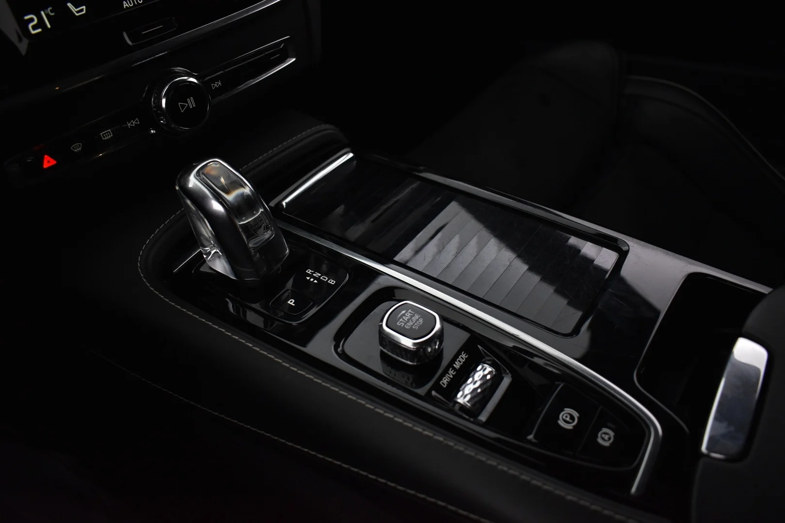Car Image - 7yIu03zoNdS25YDColf2ev