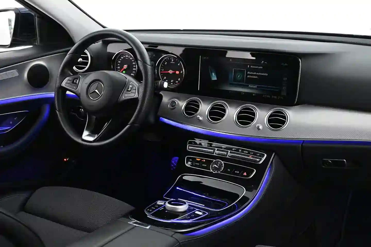 Car Image - 3IE0saZJOwIe47ioD0UjPC