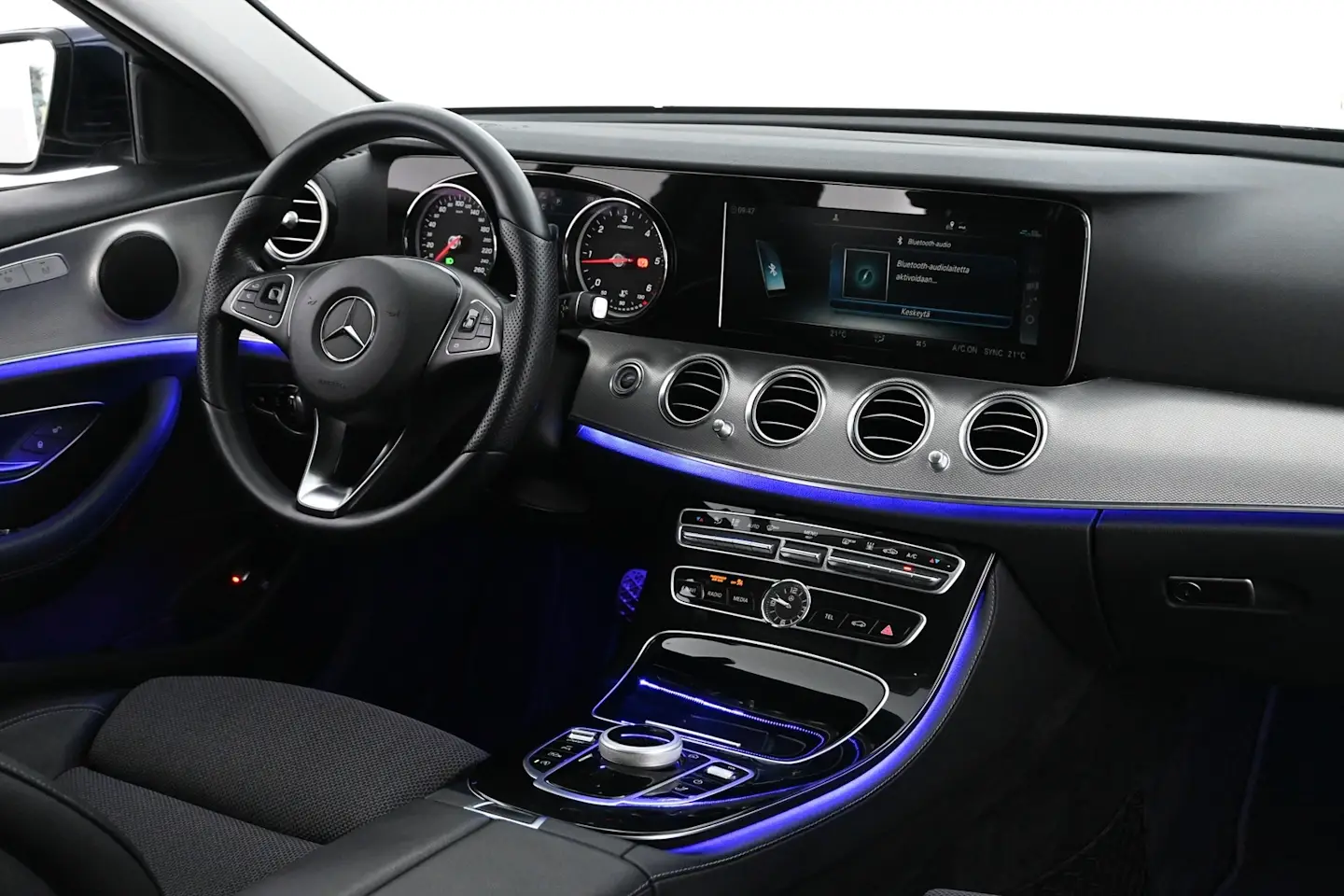 Car Image - 3IE0saZJOwIe47ioD0UjPC