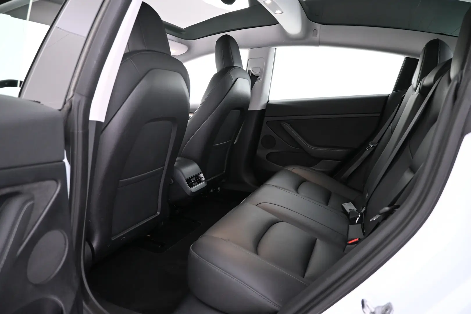 Car Image - uVWAHKyxUc5qsOsEkcRQu