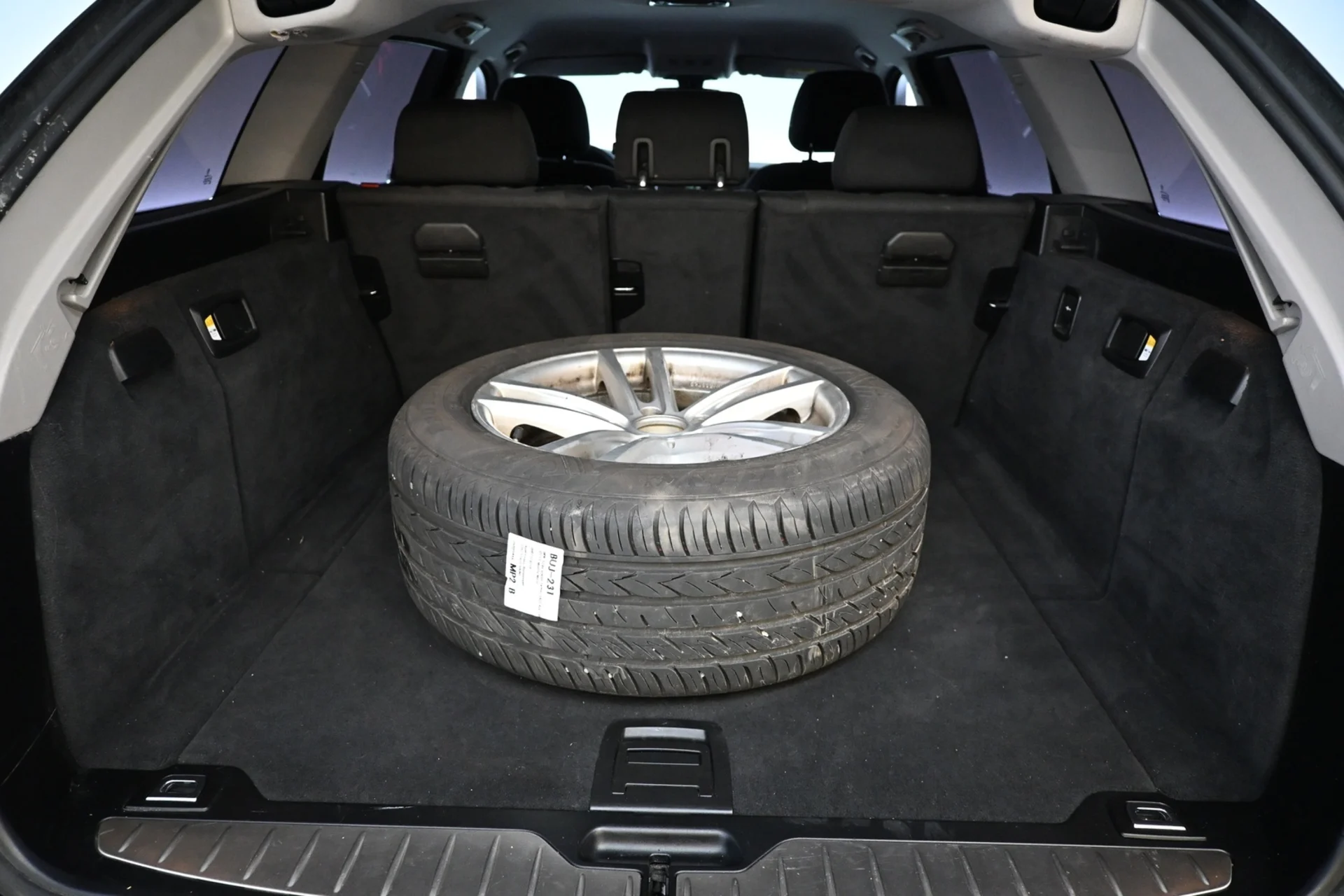 Car Image - 2iCYqVT1Ztpr4IeptAMqD6