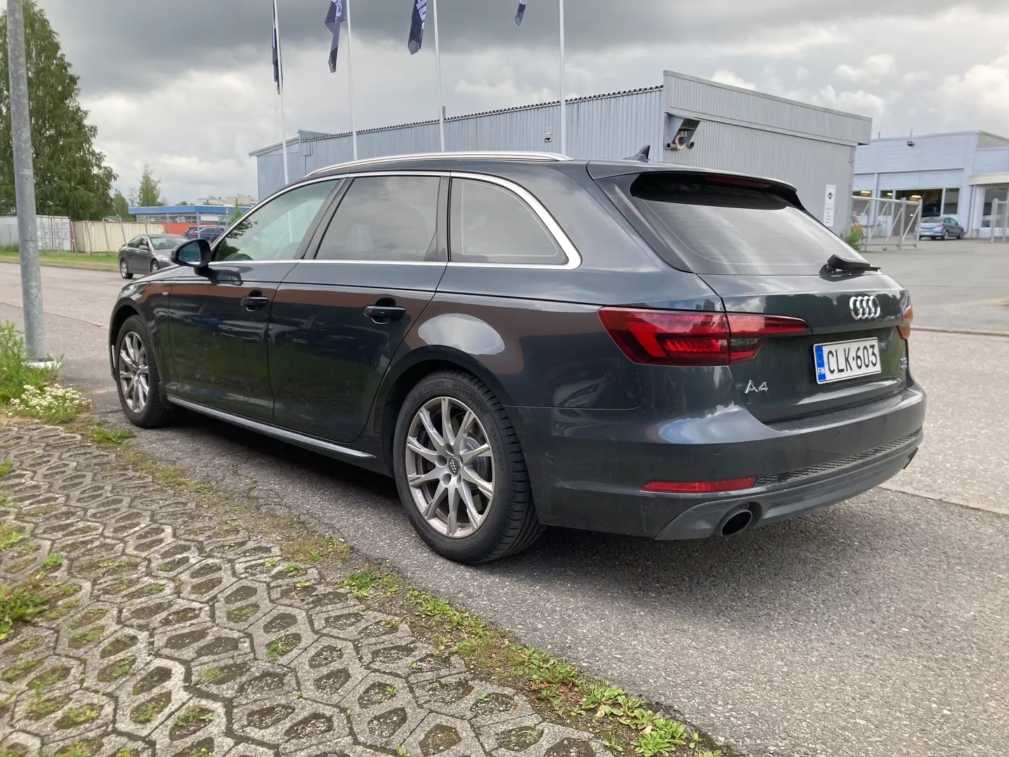 Car Image - 6u8tszWH7CVRVhg9nFHfzb