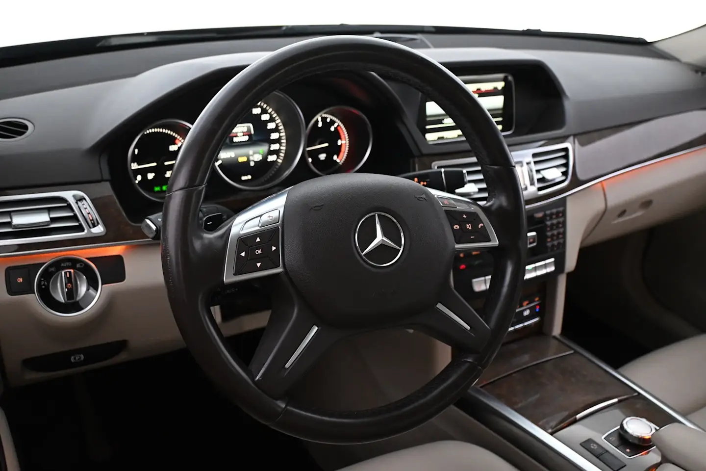 Car Image - 6cfw8EiMiB0PgHtXZiaPQM