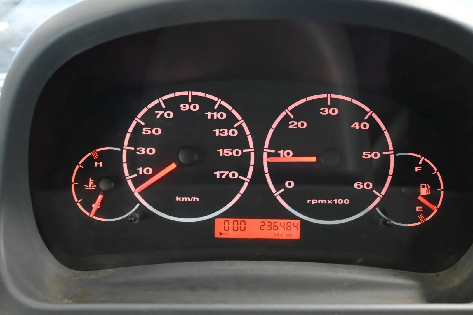 Car Image - 5TzyQ5ywX40qXP3niVTLSM