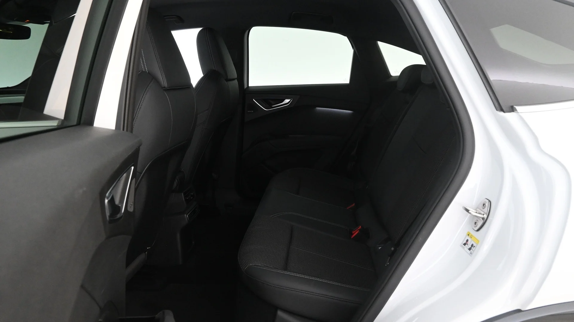 Car Image - 1NrbtxJ1WI5ykgnr3c8OJg