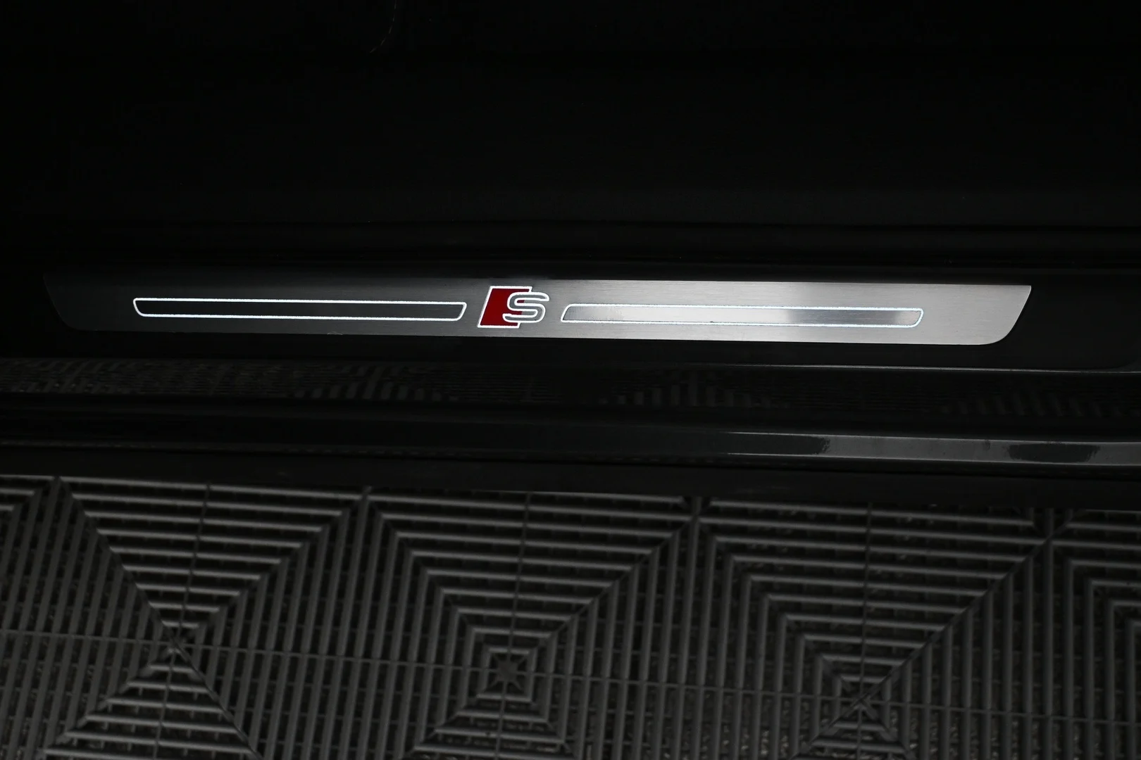 Car Image - 5trnScceGtxTrC4zPXKTCt