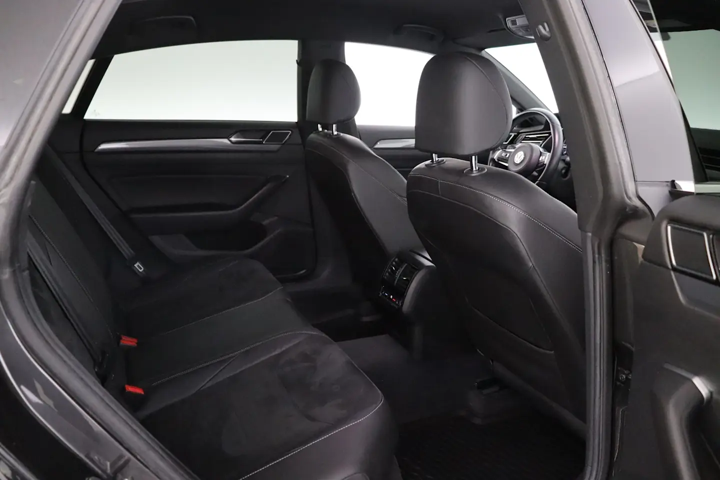 Car Image - 4LtI4wrhUChDjwI0wle9hs