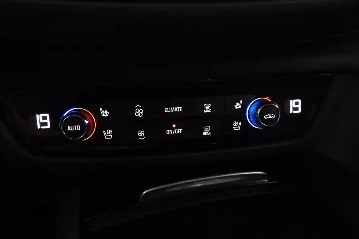 Car Image - 33SzX4x8d4EcSCVxbxnzdo