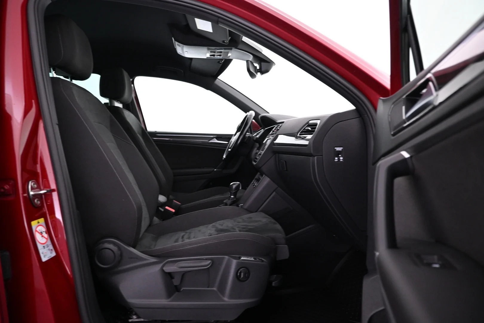 Car Image - 6cMPbRnynJ8N3dvHnqtQ3e