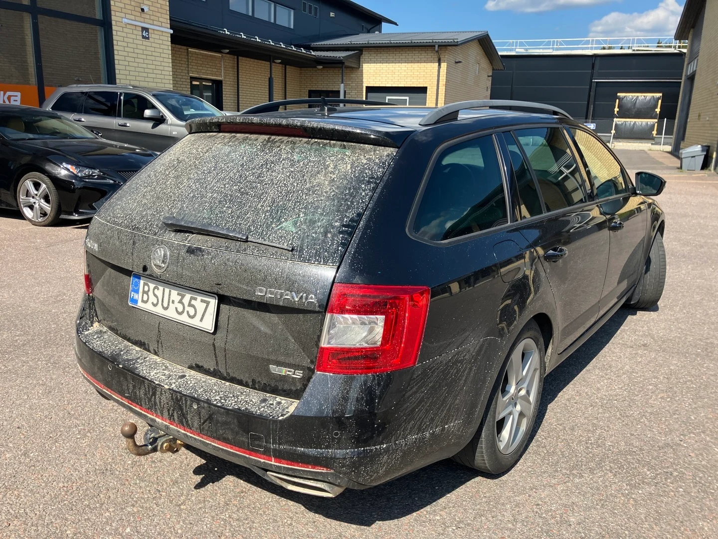 Car Image - 93xLnpj5ccSWgJLEtvuLf