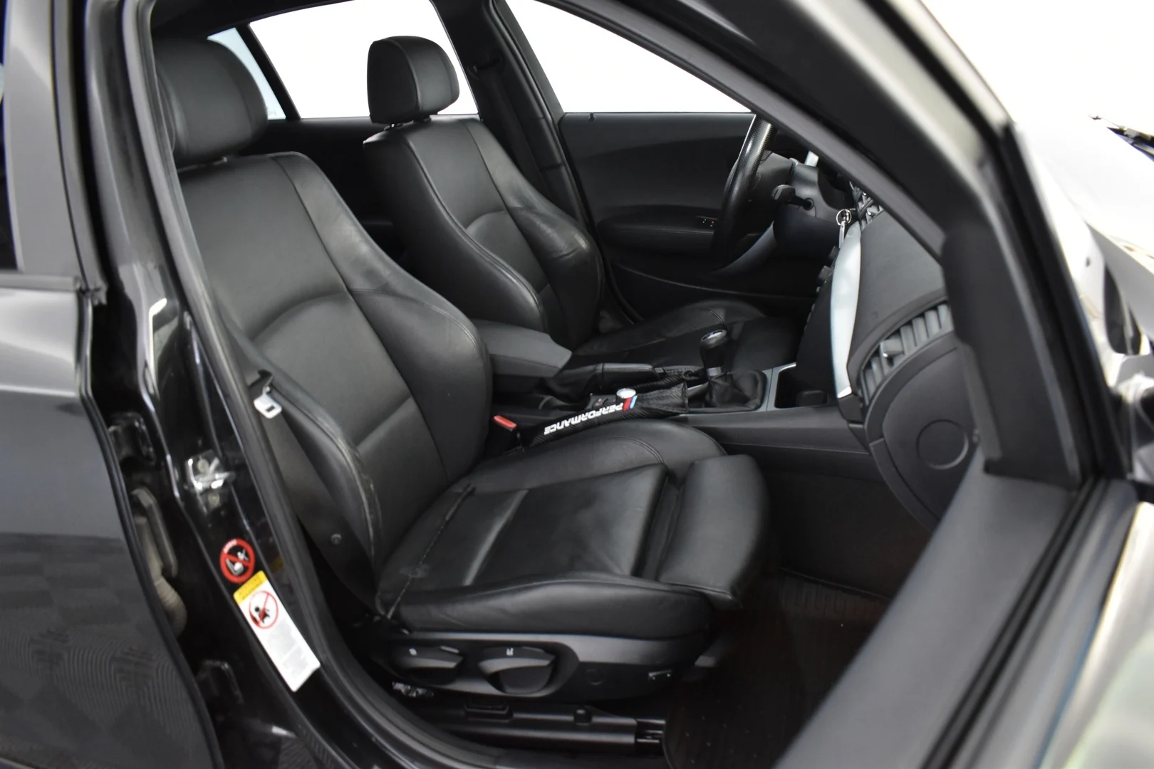 Car Image - 280iaXghs7dBQg2VBFigs1