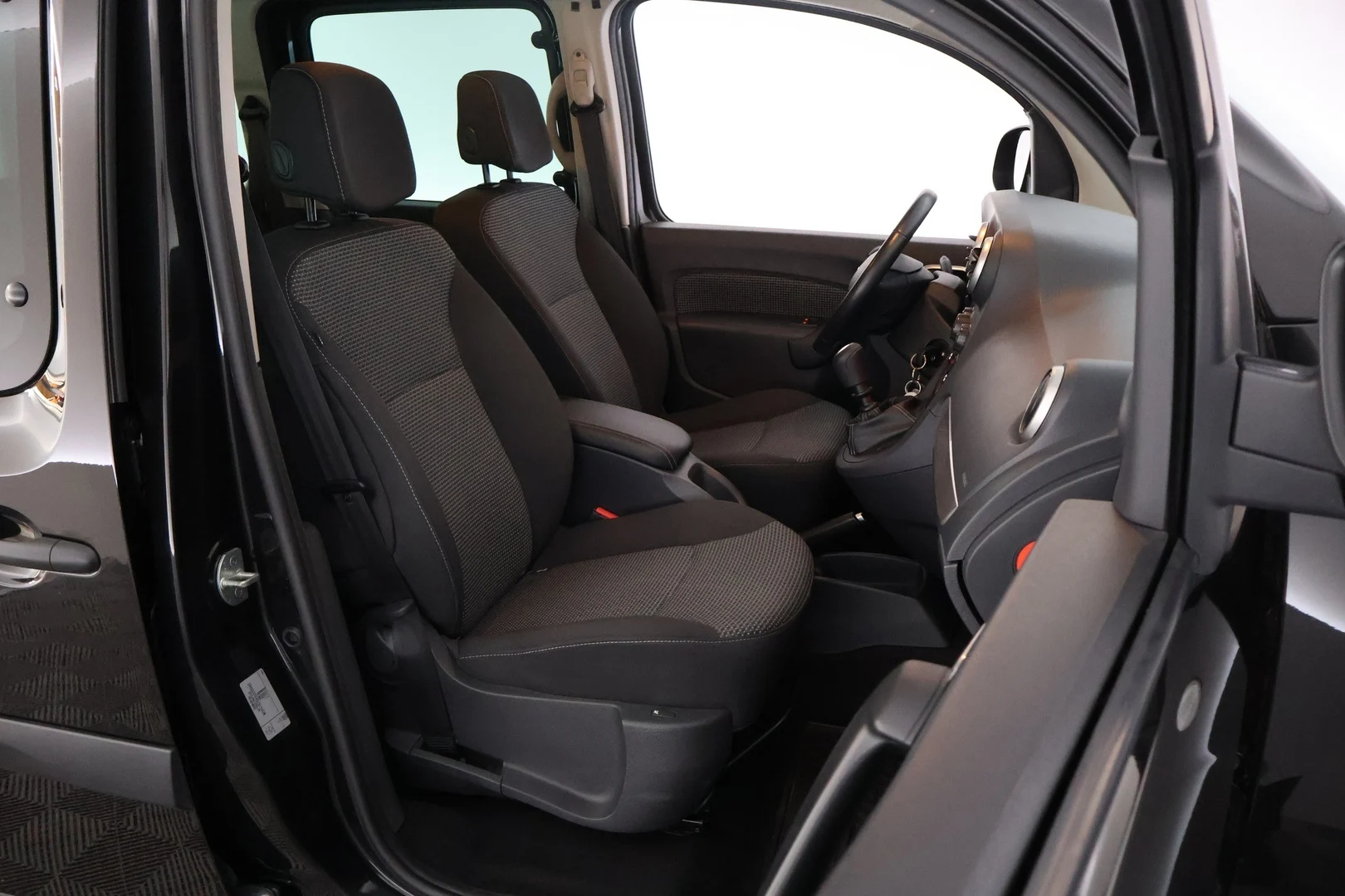 Car Image - 2wEZEtXPial5JN3ULVSY5H