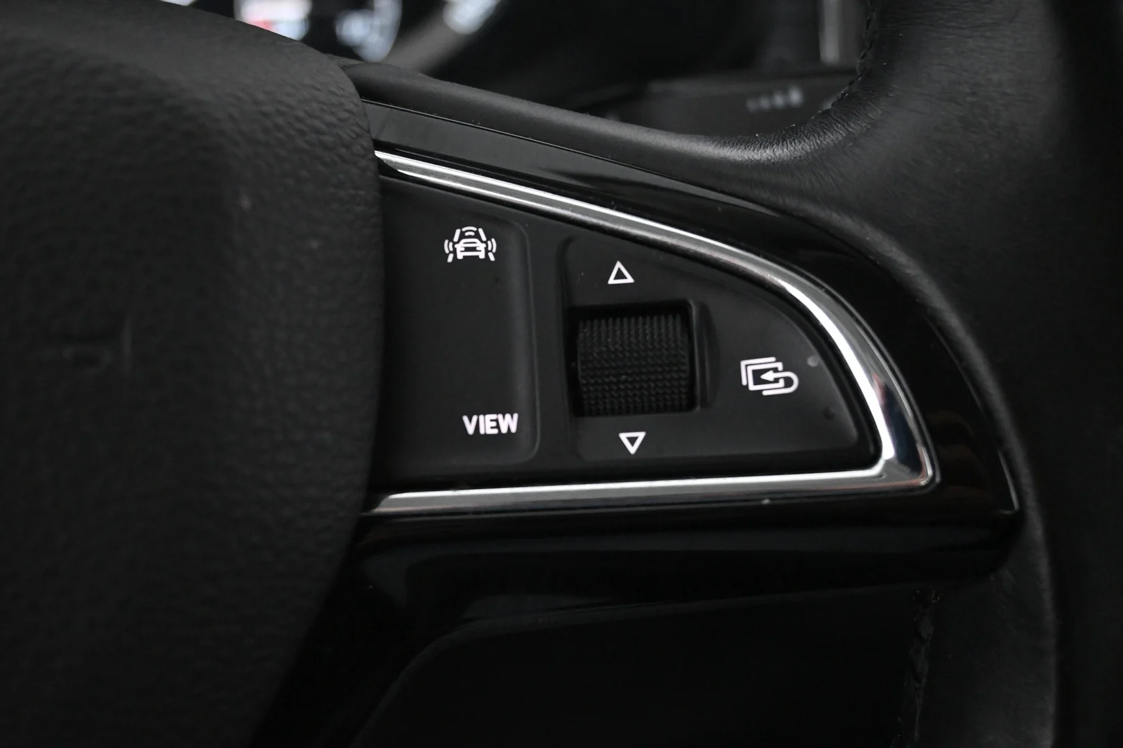 Car Image - 5DtuxscPTD3RSYUuevn1hH
