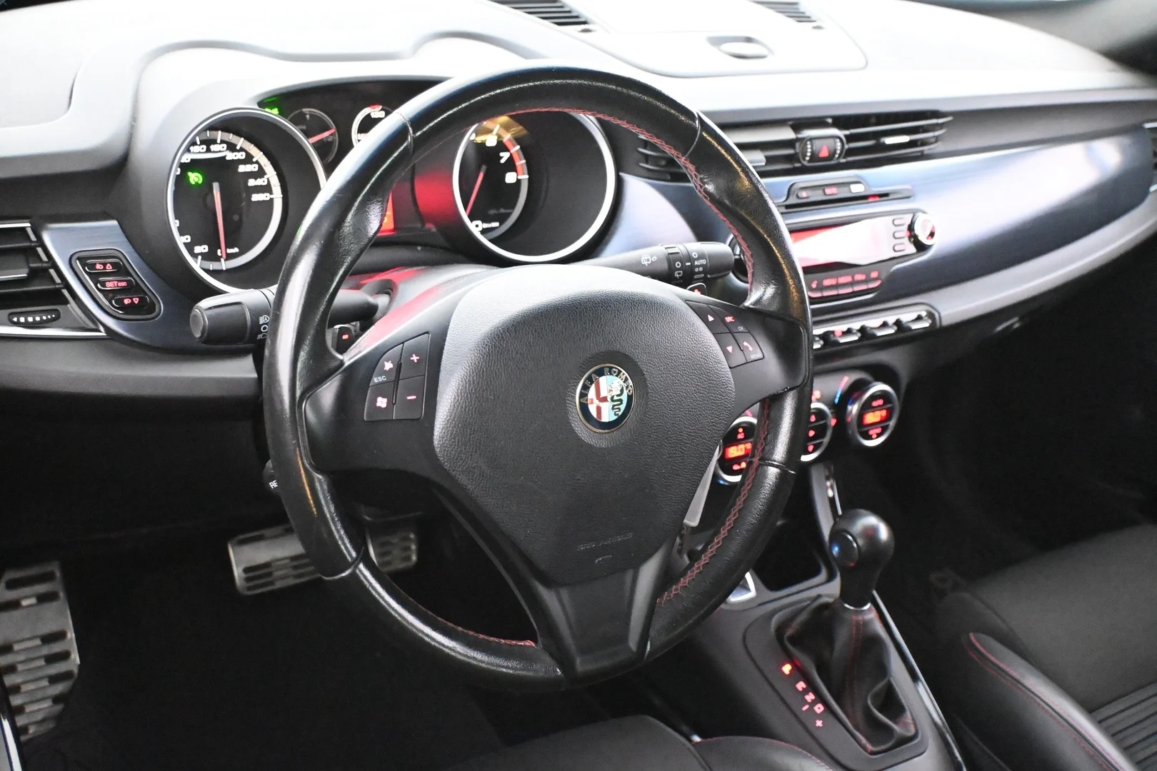 Car Image - 2jO5kNsTxWOze1hu3TRfkE