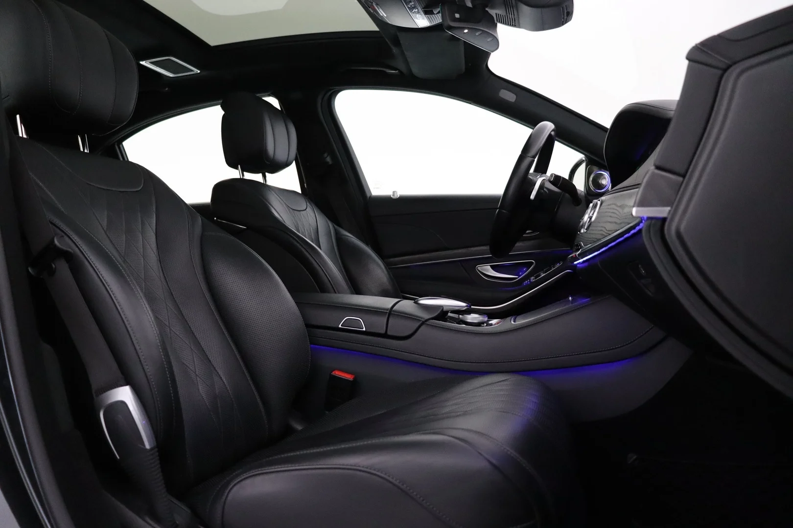 Car Image - 5ZtSy8WMqW77ZmZTo8I6K9