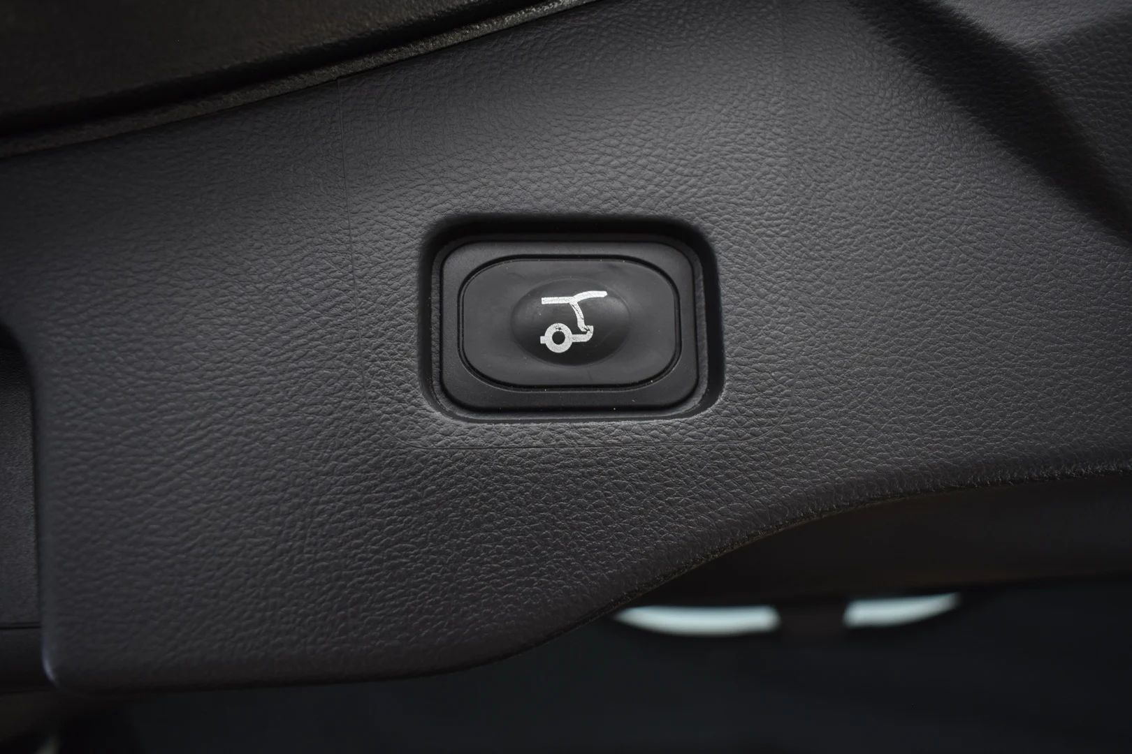 Car Image - Tc7tY3Fak7U3jUIq3E1d7