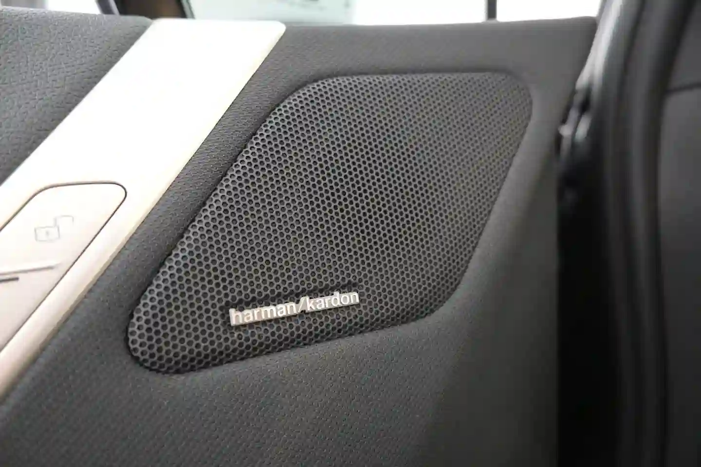 Car Image - 3z4kraPAMUMdFH9uow2ODB
