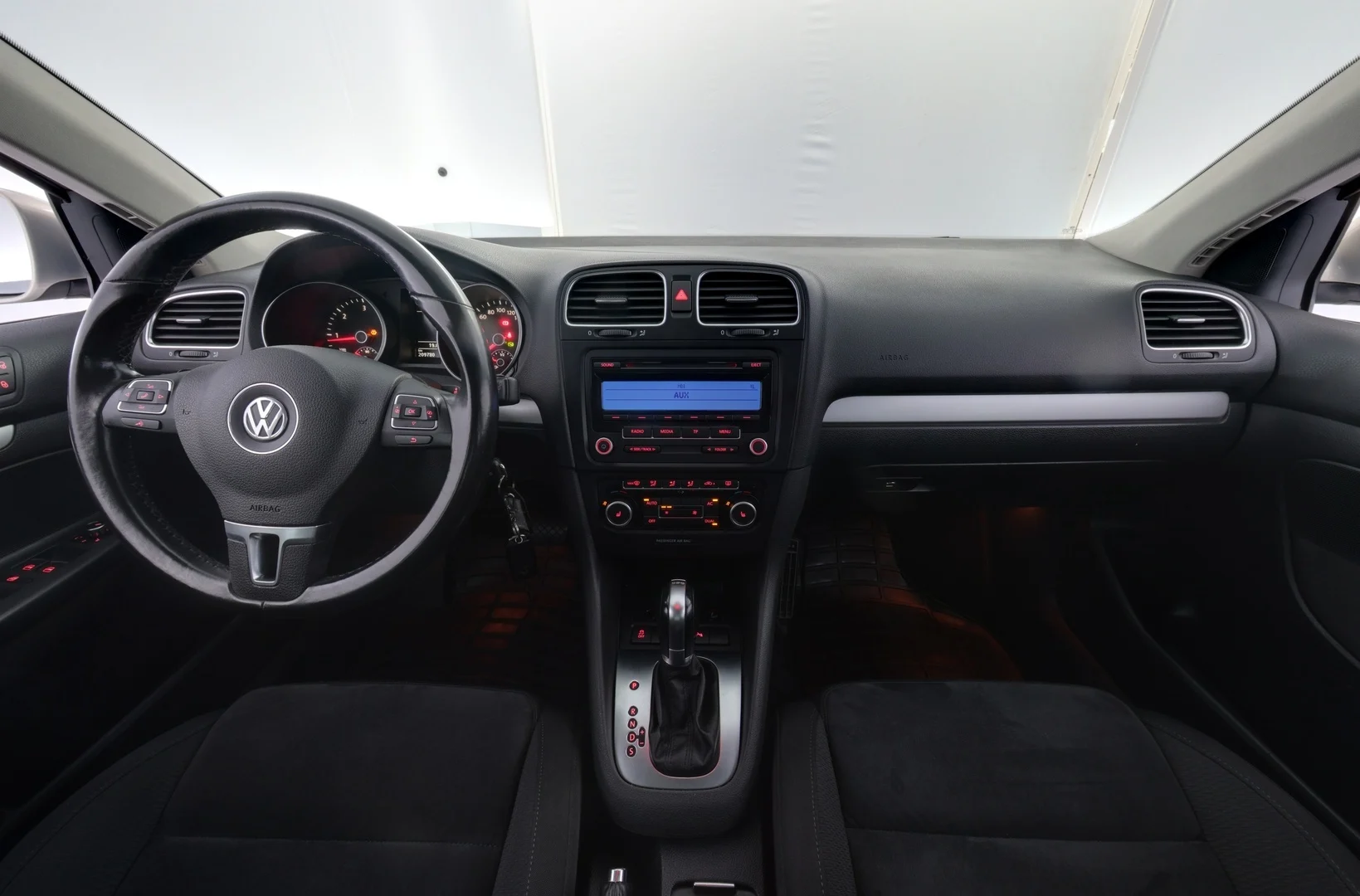 Car Image - 69ooroFoxleRgeXpqWQstv