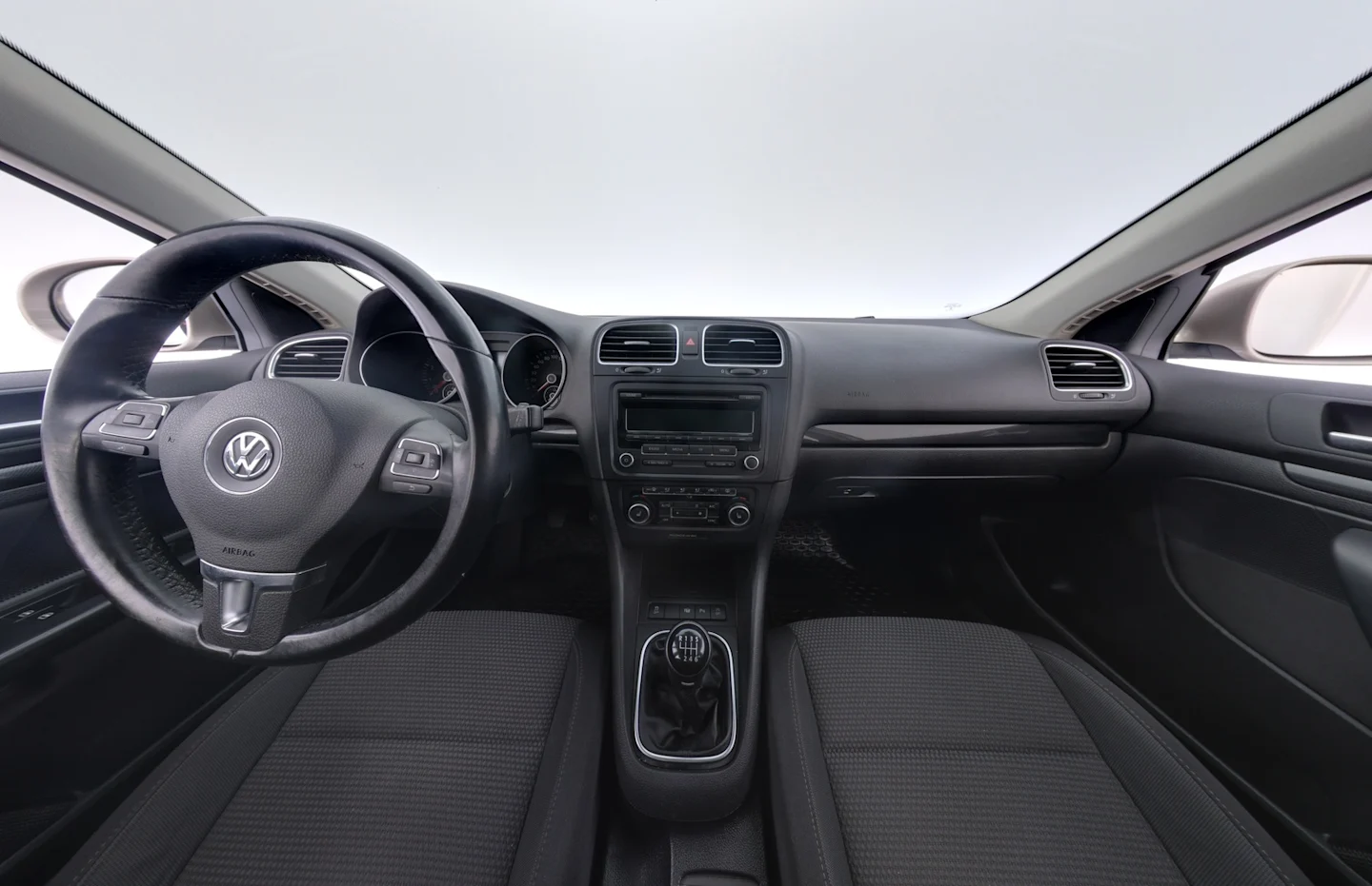 Car Image - HPLOmBcVImYhiydXpxRS5