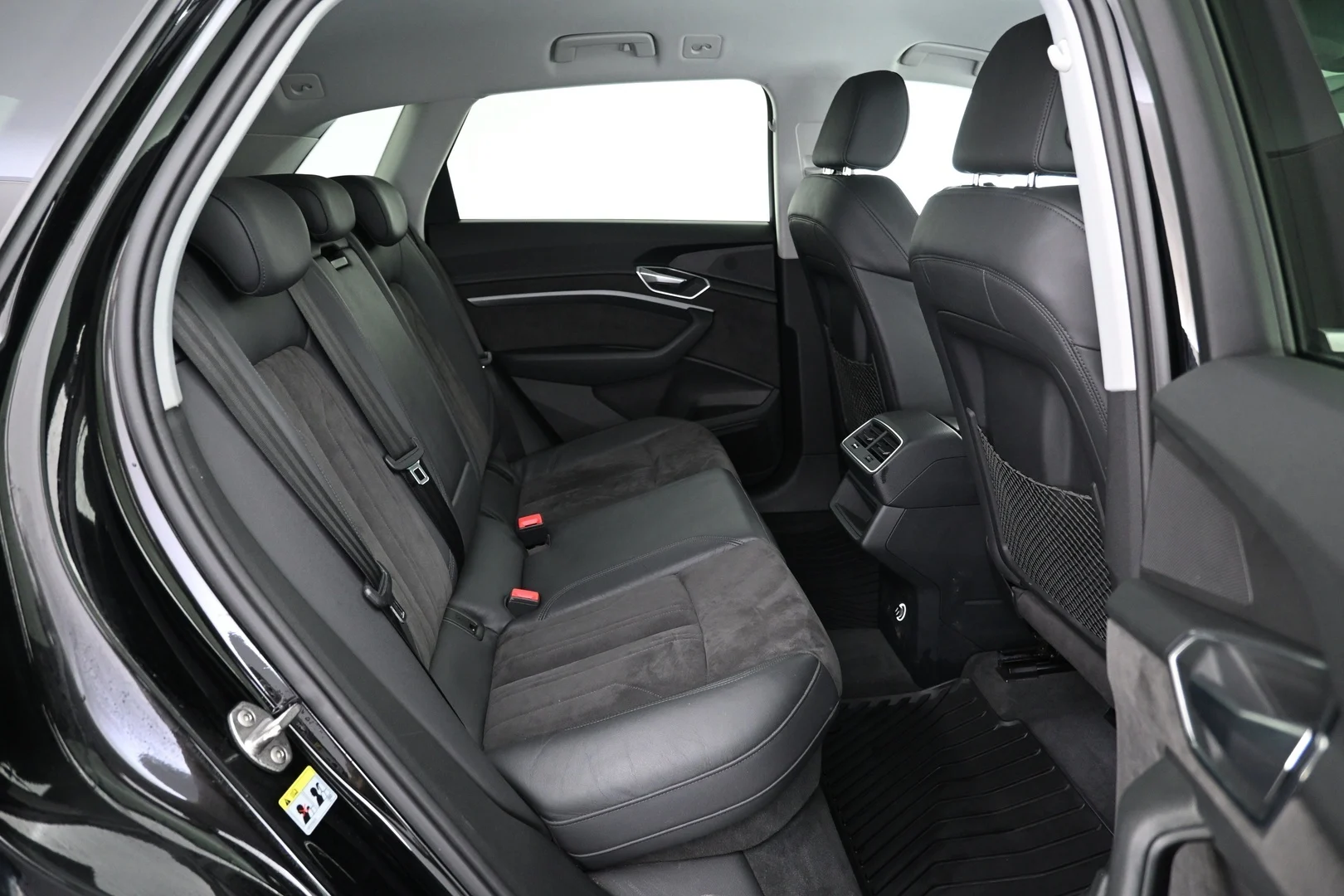 Car Image - 6HHJaYw6TyZhdUfUxhBqt