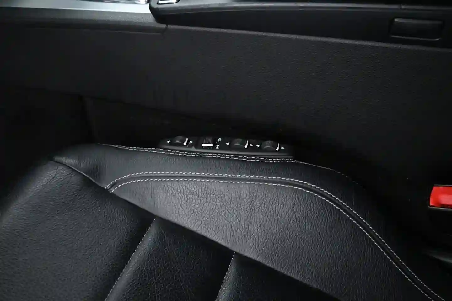 Car Image - eOtrXOnbG3N40wfuXa4ur
